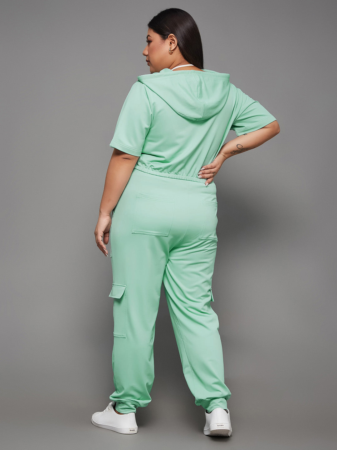 Women's Mint Round Short Polyester Solid Crop Regular Co-ord Set