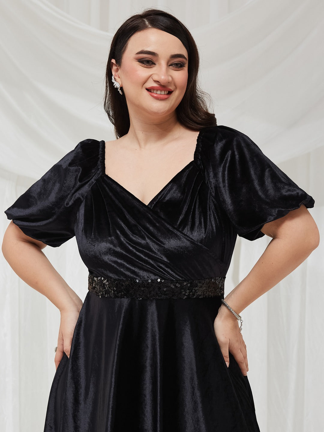 Black Sweetheart Neck Half Sleeve Solid Fit & Flare Midi Velvet Dress for Women — Miss Chase A+