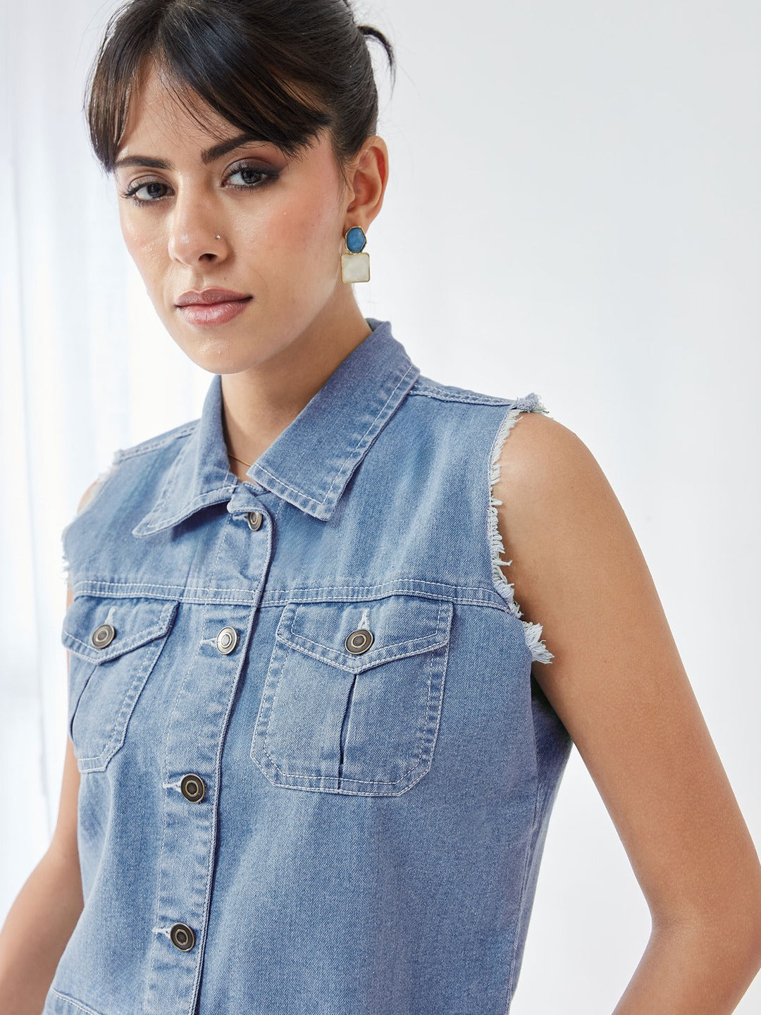 Light Blue Polo Neck Sleeveless Denim Solid Buttoned Ice Wash Raw Edge Detailing Crop Denim Jacket for Women