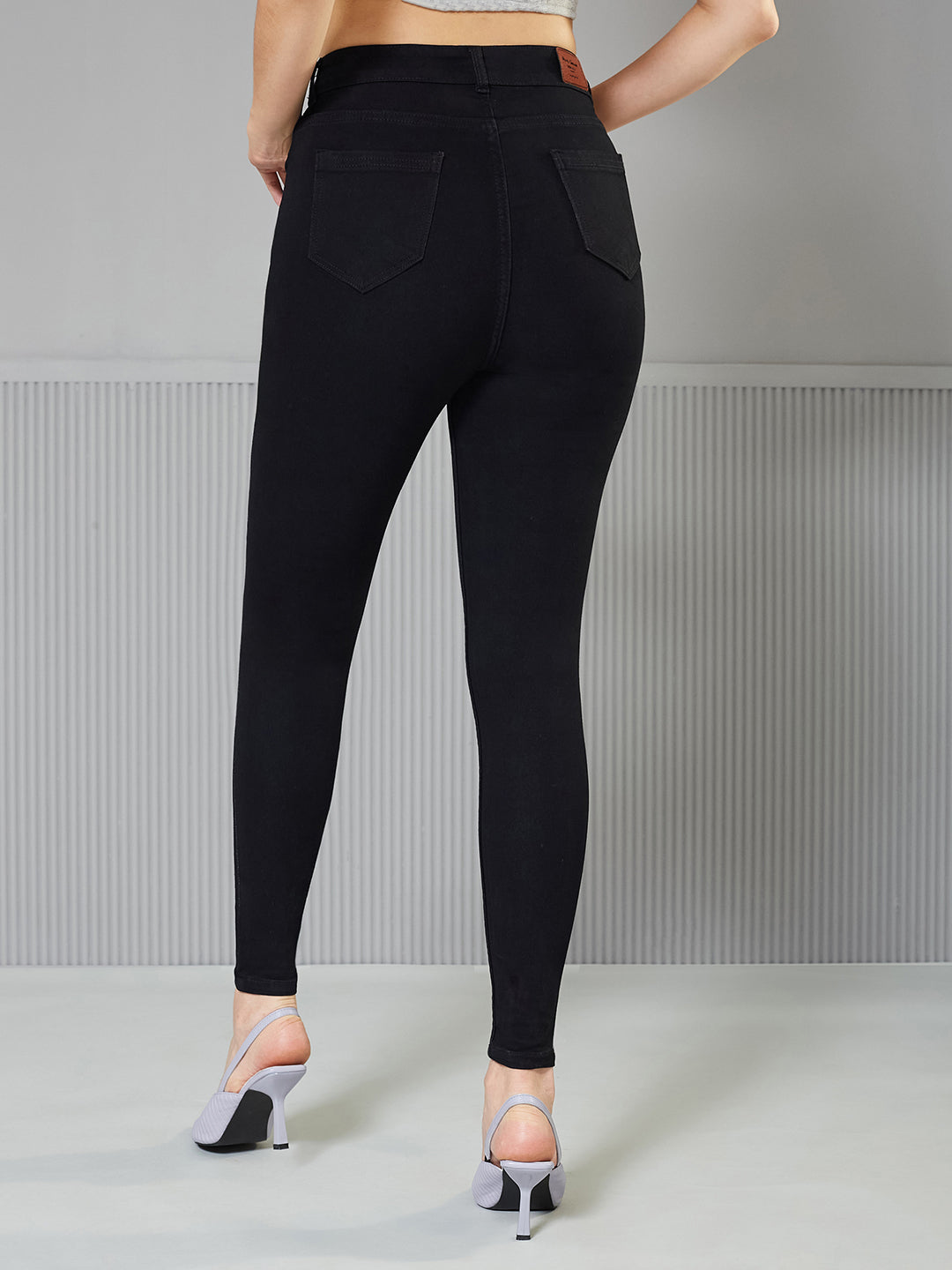 Black Skinny-Fit High-Rise Stretchable Denim Jeans for Women