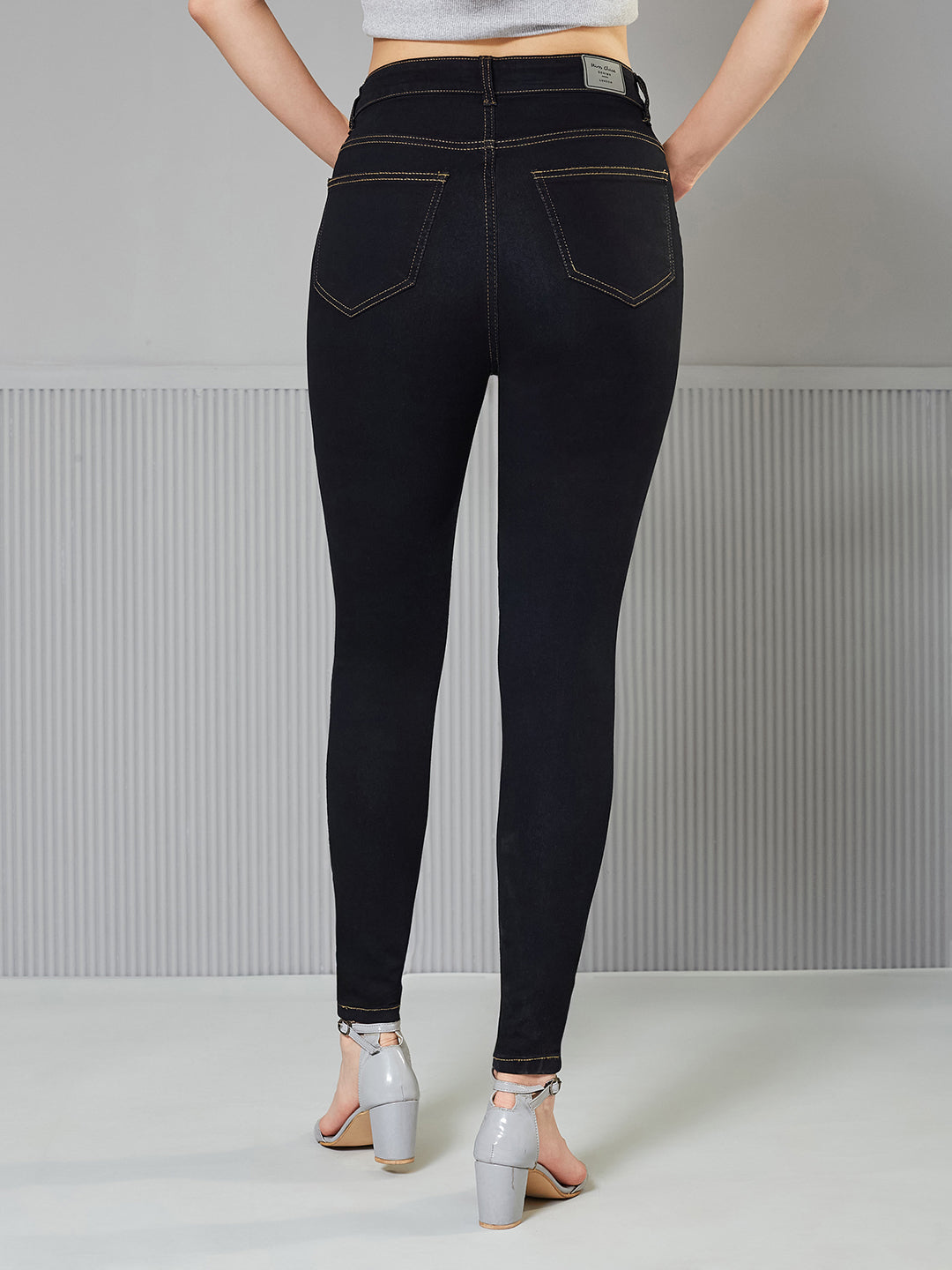 Black Skinny-Fit High-Rise Regular Stretchable Denim Jeans for Women