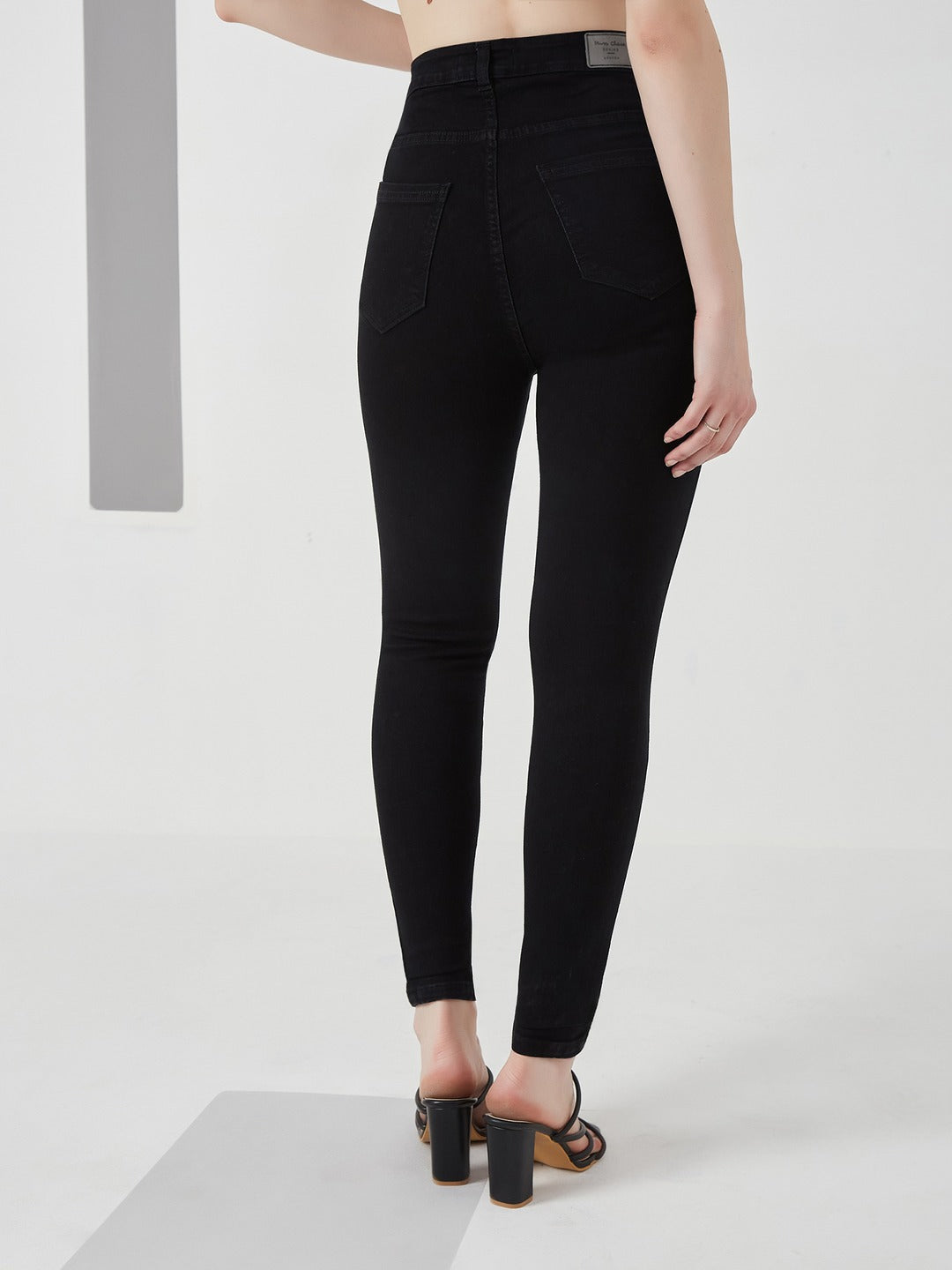 Black Skinny Fit high-rise Stretchable Denim Jeans for Women