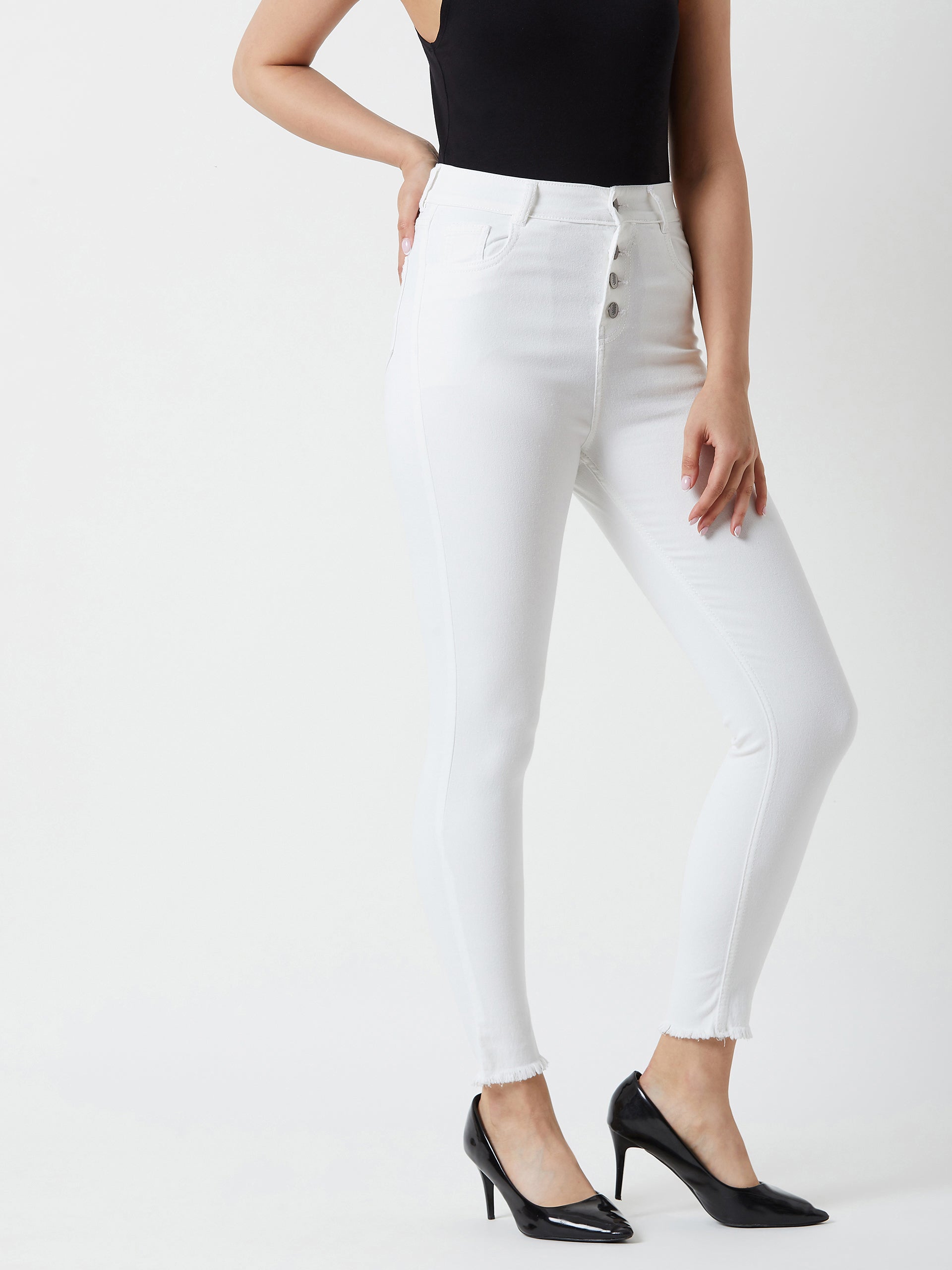 Women's White Skinny Fit High Rise Cropped Raw Edge Detailing Stretchable Denim Jeans