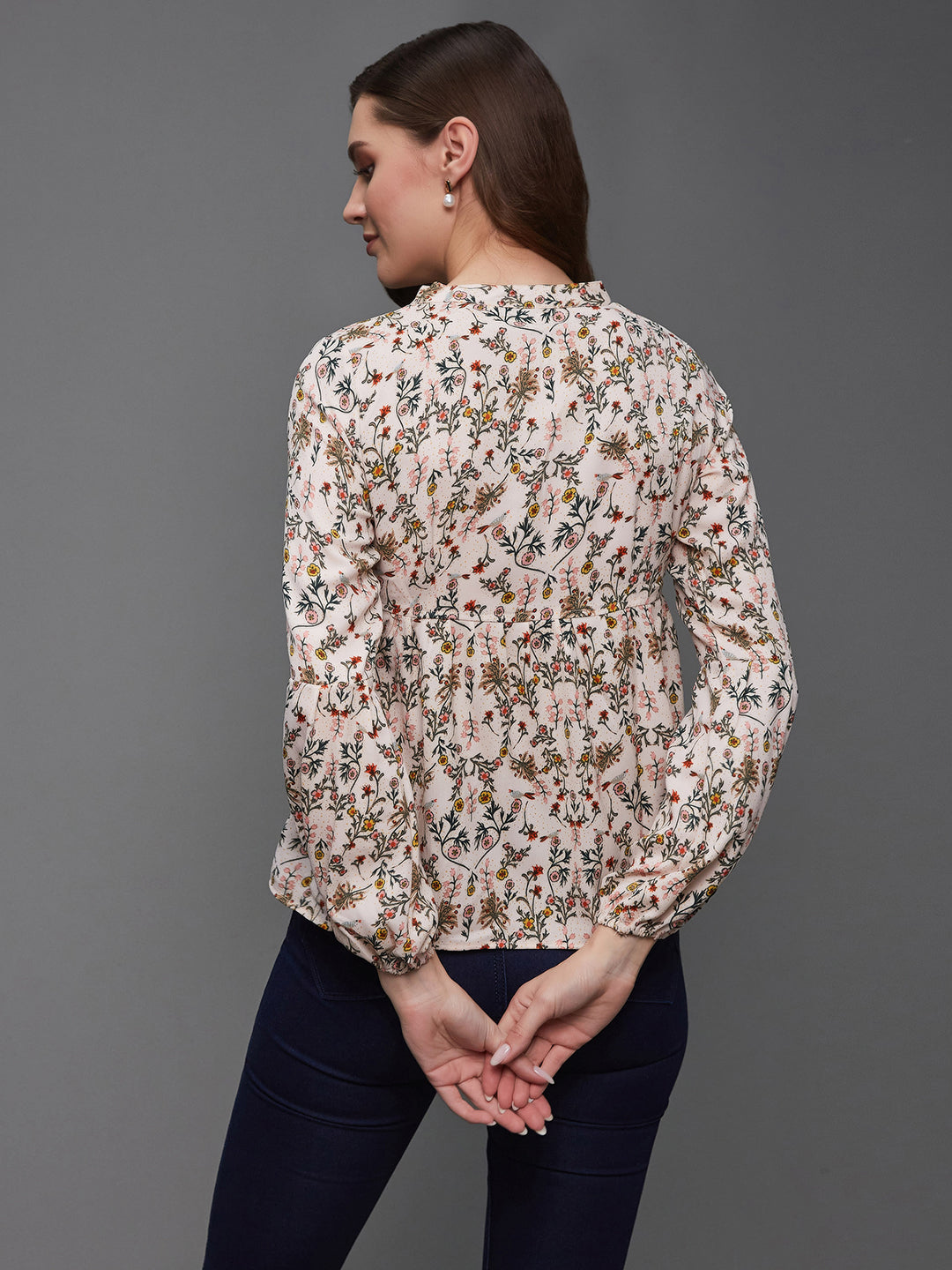 Women's Multicolored-Base-Peach V-Neck Full Sleeve Printed Blouson RegularTop