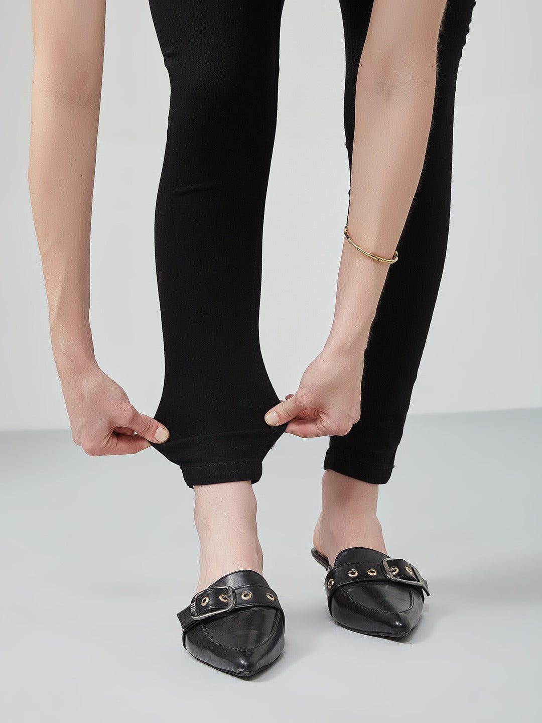 Black Super Skinny High-Rise Stretchable Denim Jeans for Women