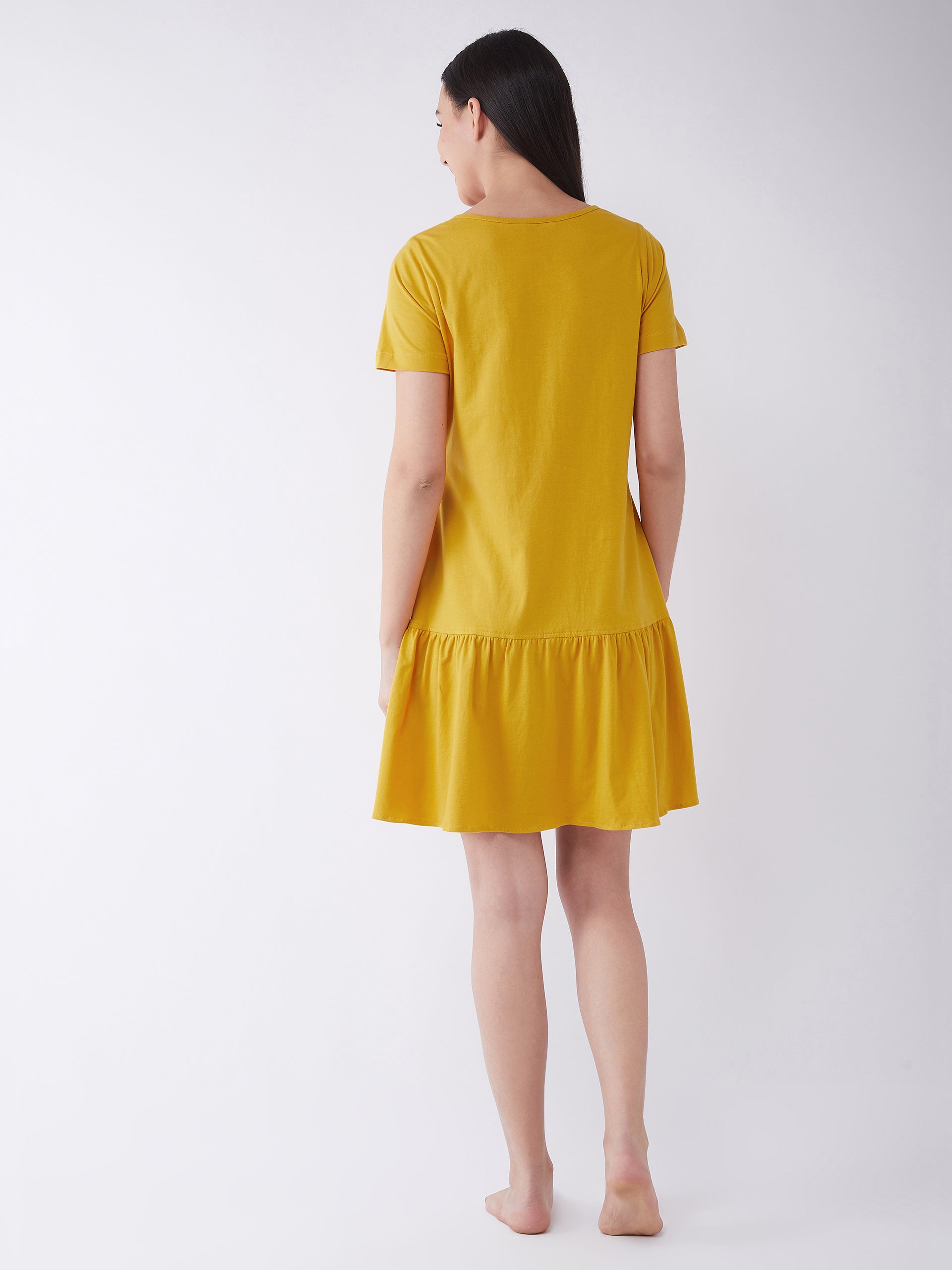 Women's Mustard Yellow Round Neck Short Sleeve Solid Regular Length Dress