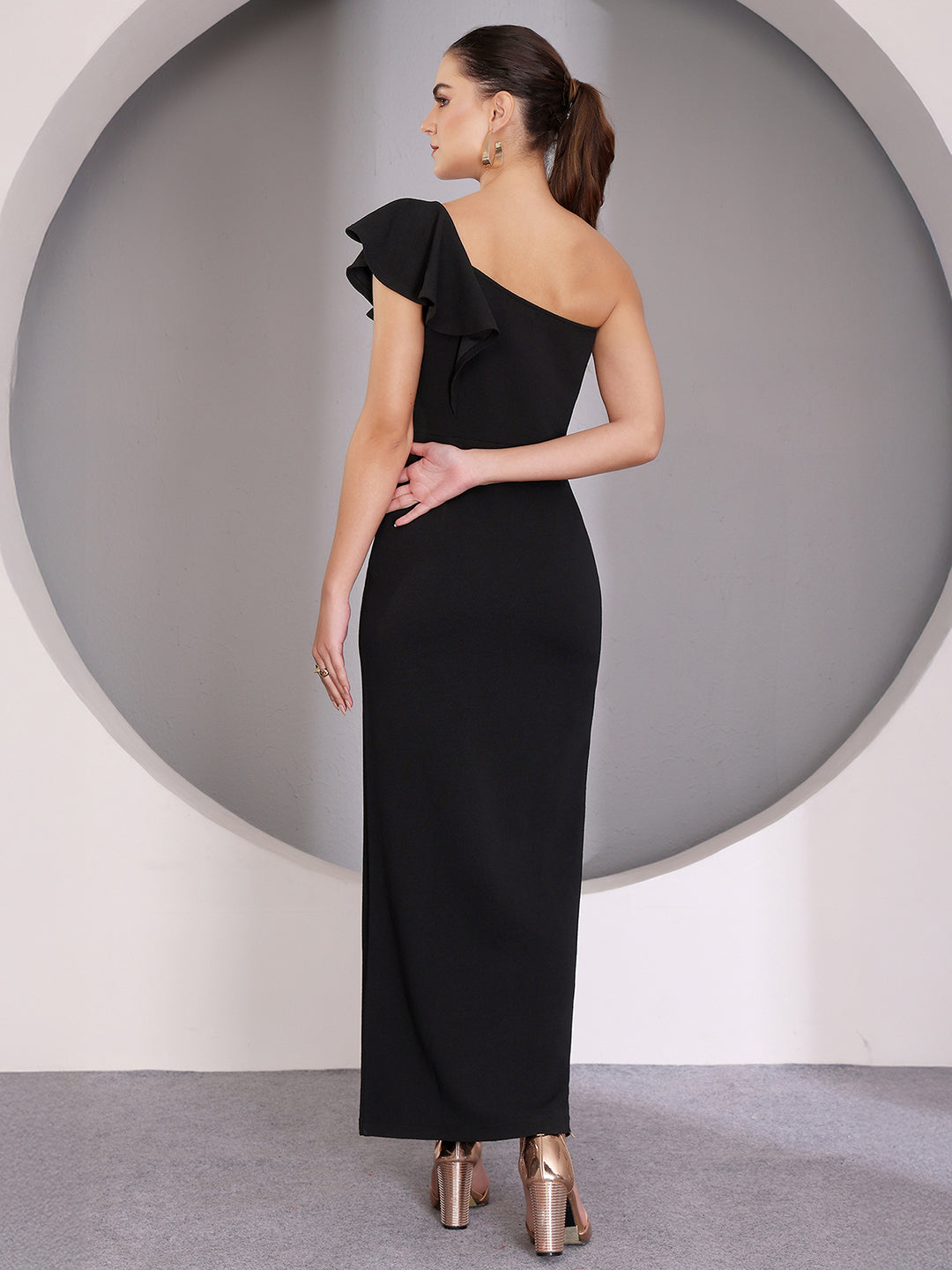 Women's Black Solid One Shoulder Sleeveless Ruffled Maxi Dress