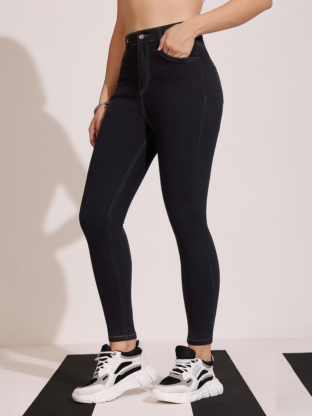 Women's Black Skinny High Rise Clean Look Cropped Stretchable Denim Jeans