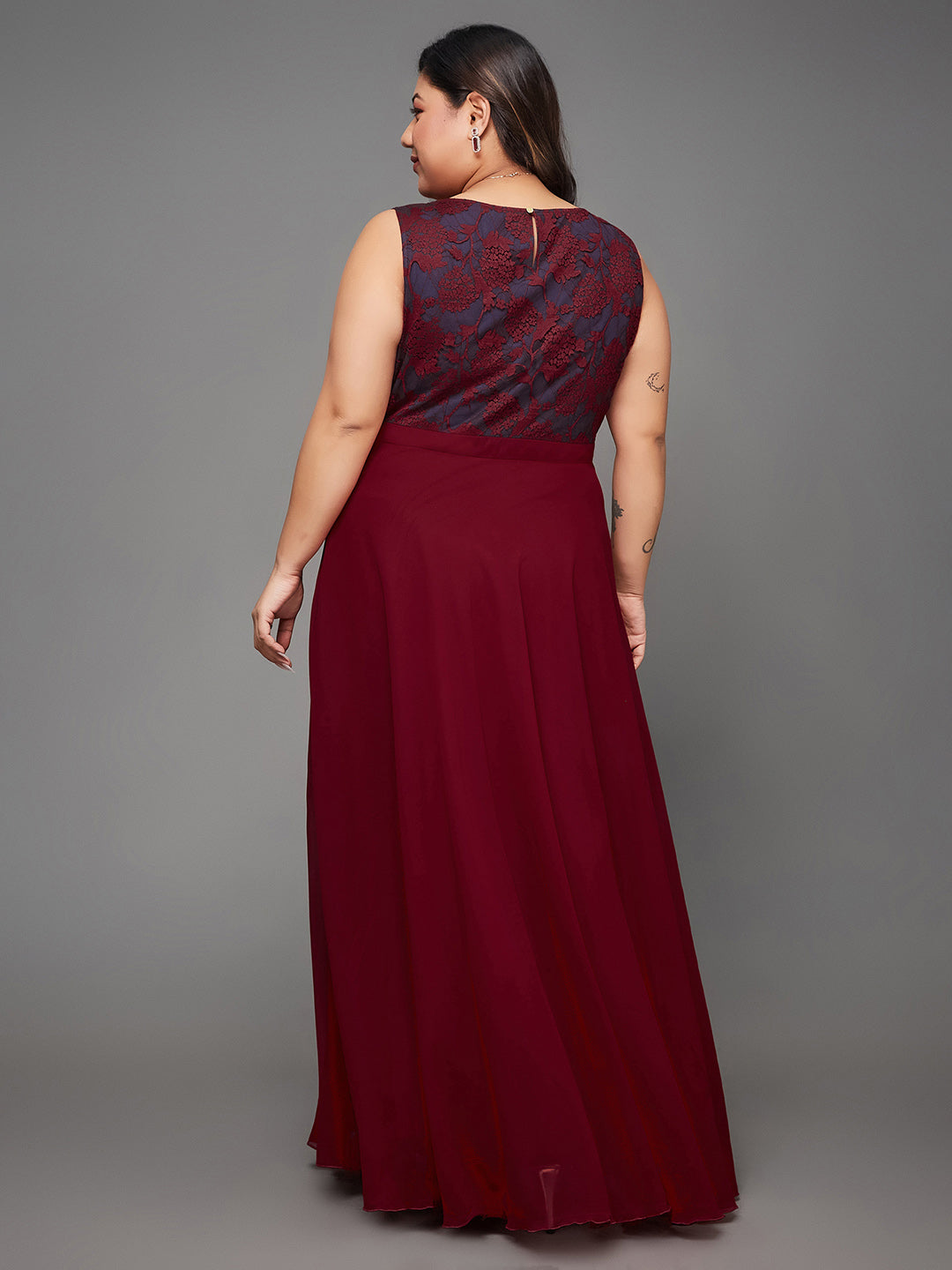 Women's Maroon & Teal Boat Neck Sleeveless Self Design Lace Overlaid Maxi Dress