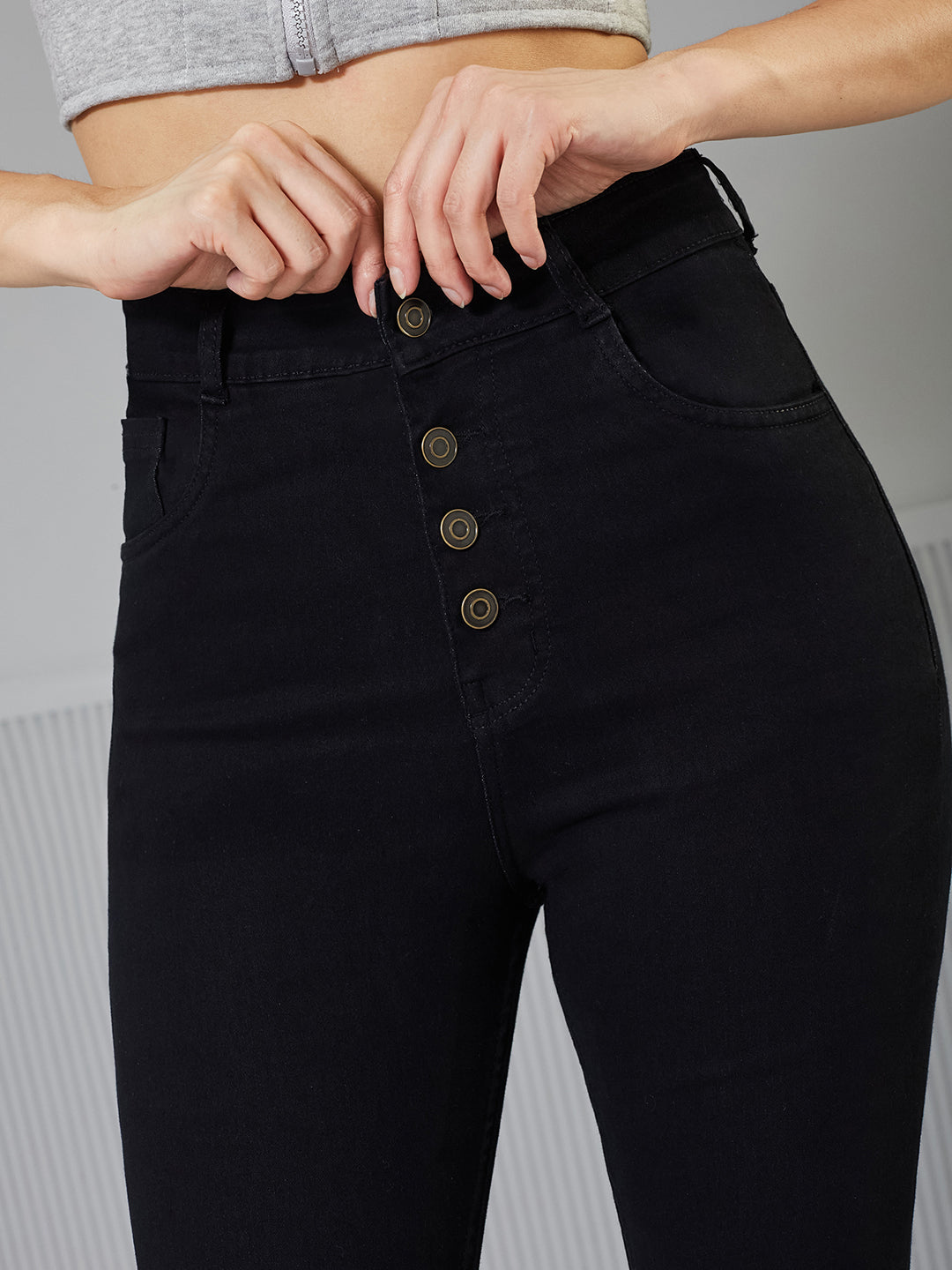 Black Skinny-Fit High-Rise Stretchable Denim Jeans for Women