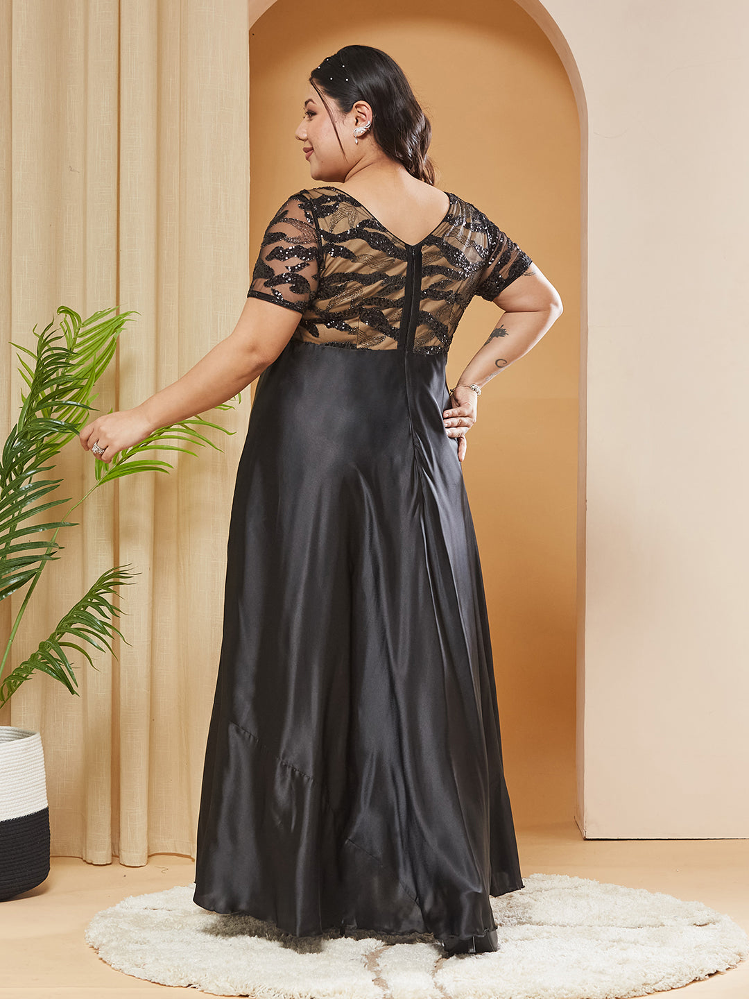 Black Boat-Neck Short-Sleeve Abstract Fit & Flare Satin Maxi Dress for Women