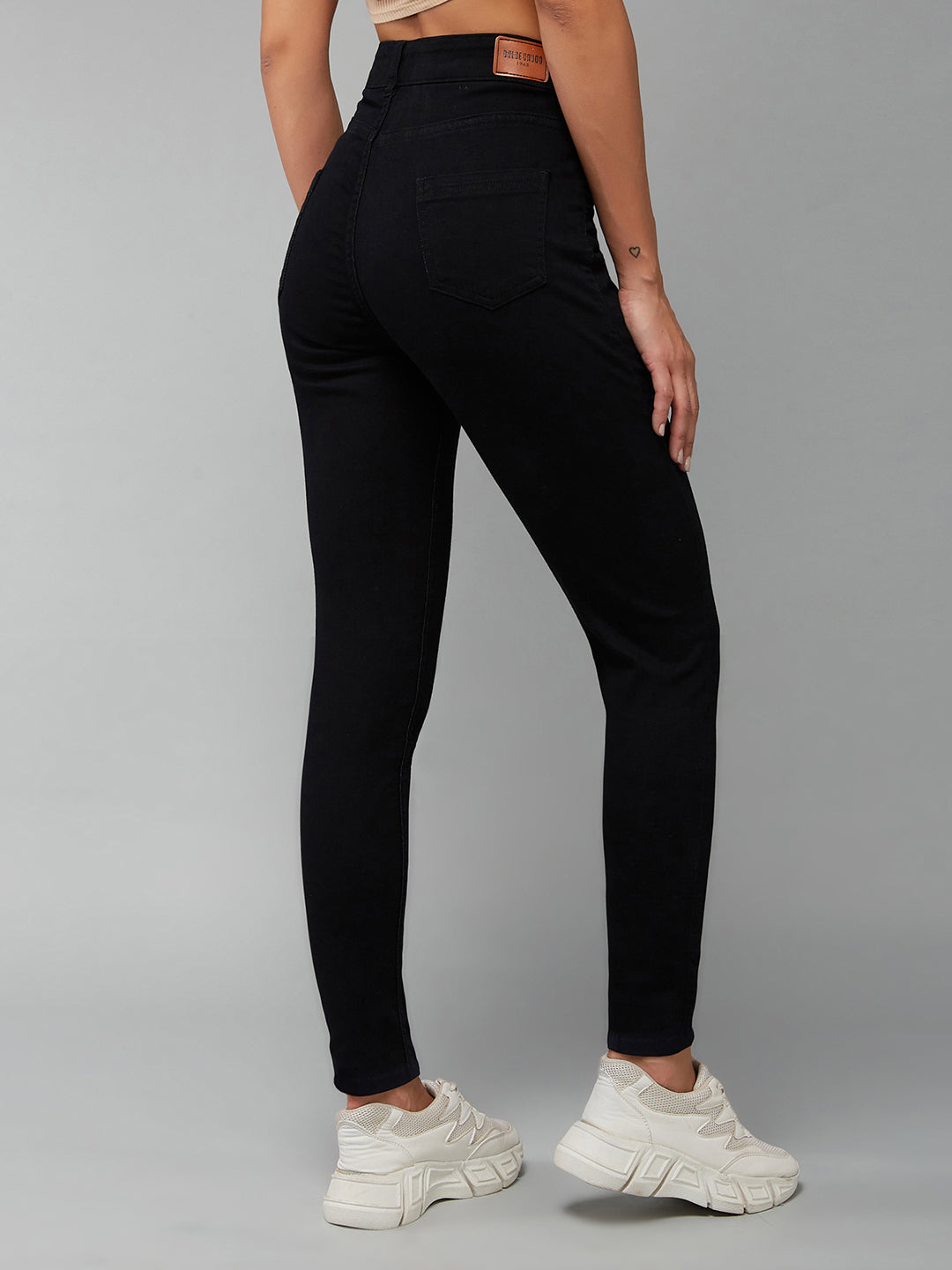 Women's Black Skinny Fit High Rise Clean Look Regular Length Stretchable Denim Jeans
