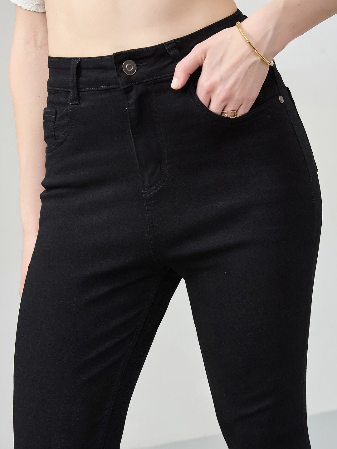 Black Skinny Fit high-rise Stretchable Denim Jeans for Women