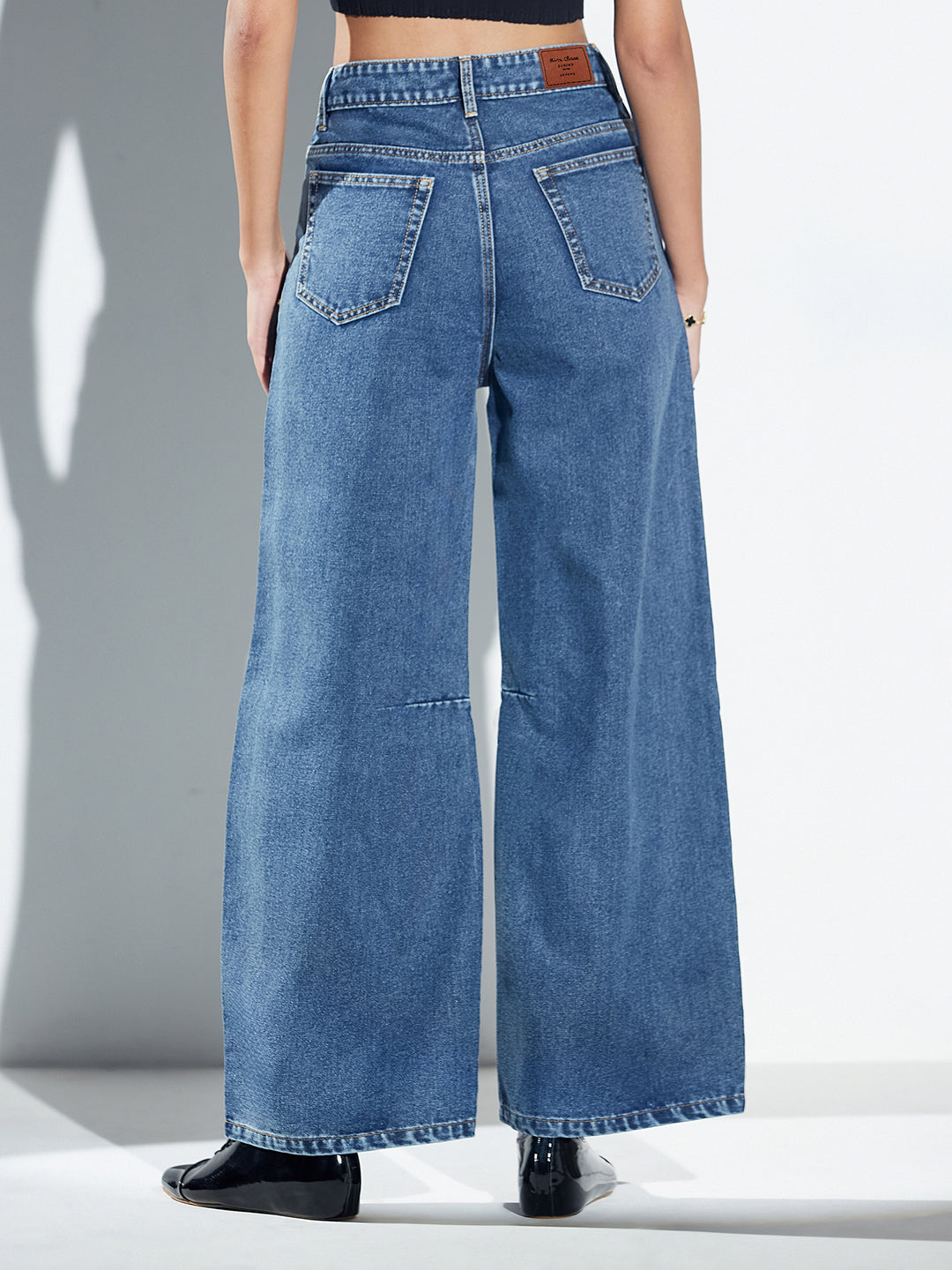Blue Barrel Fit High-Rise Heavy Wash Whiskered Panelled Denim Jeans For Women