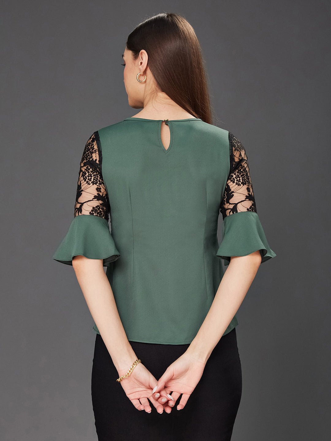 Women's Green & Black Solid Round Neck 3/4 Sleeve Relaxed Fit Regular Top