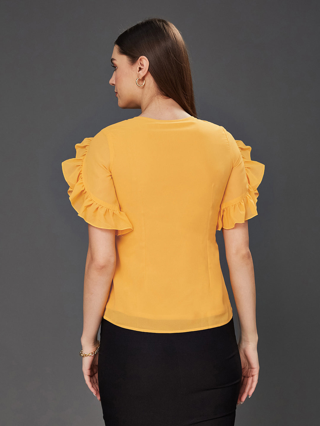 Women's Mustard Solid Round Neck Half Sleeve Relaxed Fit Regular Top