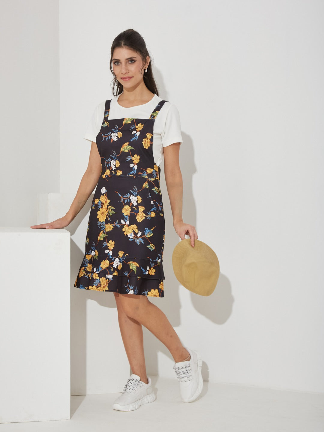 Yellow And Black Round Neck Half Sleeve Floral Pinafore Dress Knee-Long Polyester Pinafore Co-Ord Set for Women