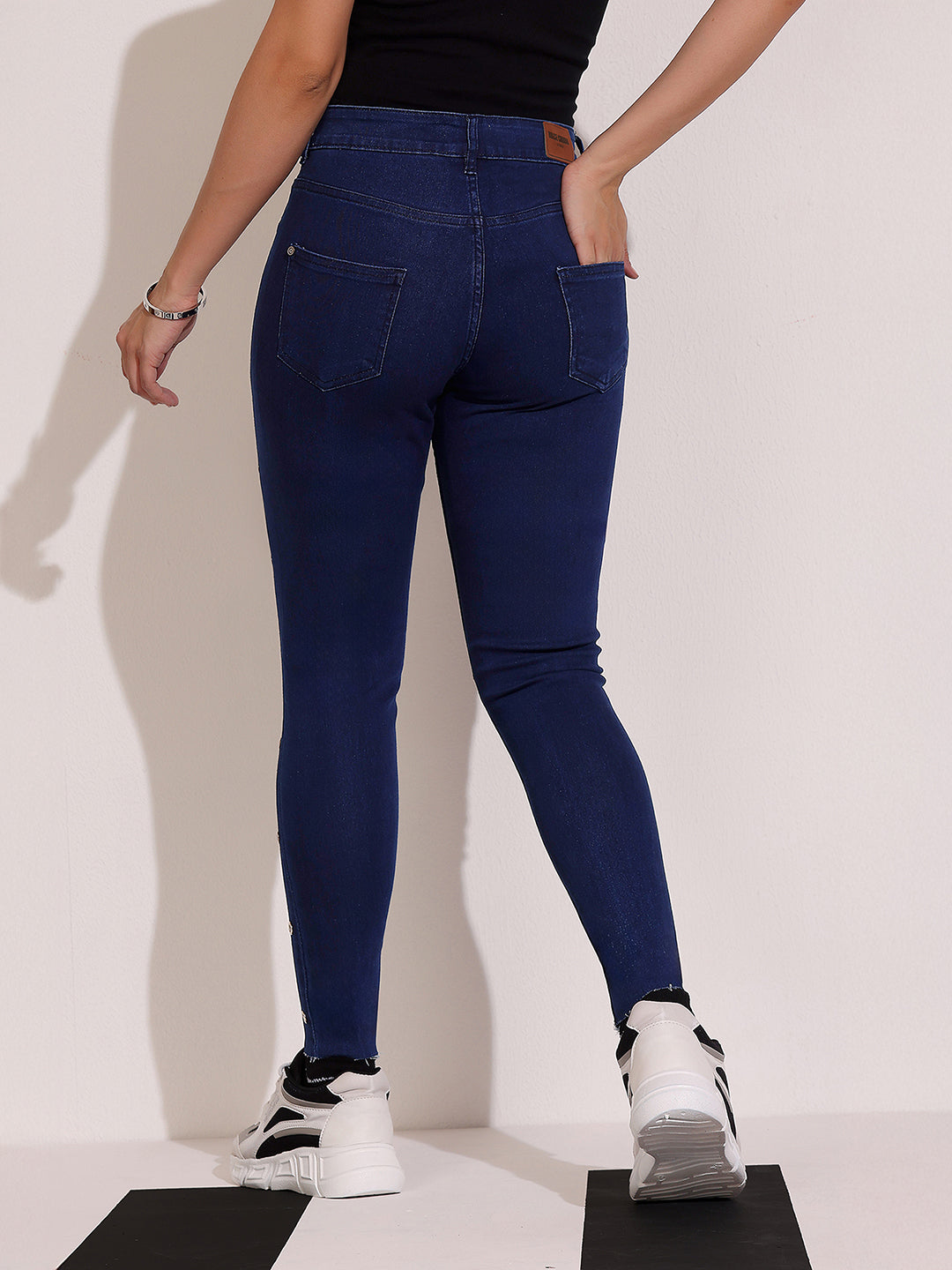 Women's Navy Blue Skinny Fit Mid Rise Cropped Length Eyelet Detailing Denim Stretchable Jeans
