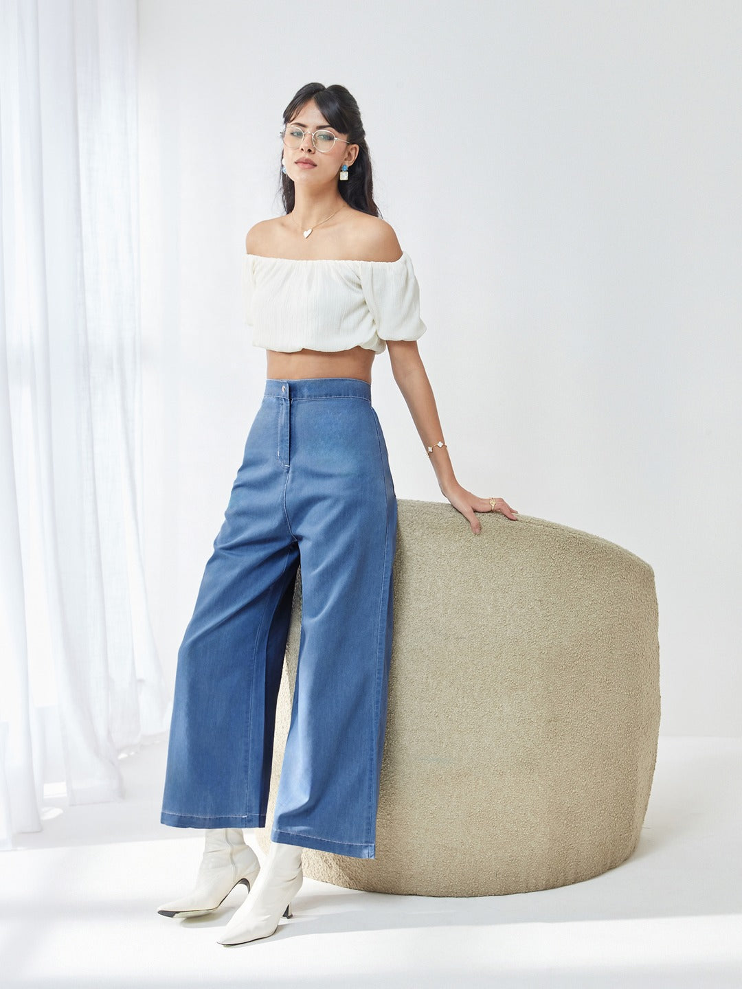 Blue Flared Wide-Leg High Rise Clean Look Regular Length Non Stretchable Light Weight Denim Pants for Women