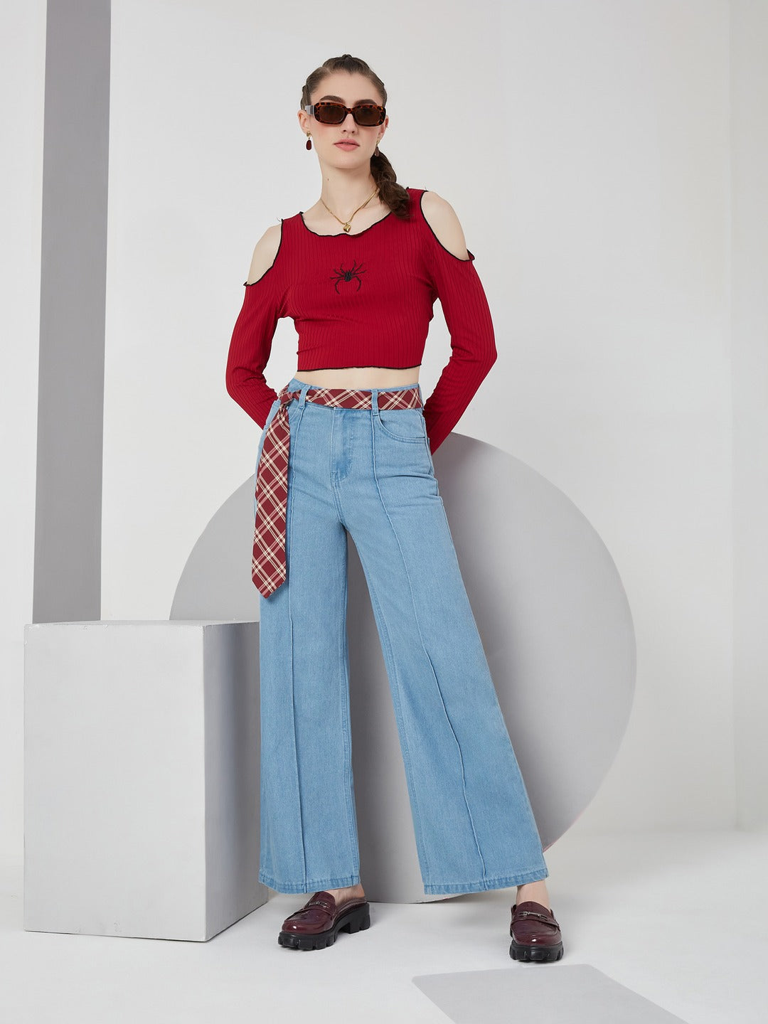 Light Blue Straight-Fit with detachable trendy semi formal contrast necktie cotton buffalo checks design scarf waist belt High-Rise Non-Stretchable Denim Jeans for Women