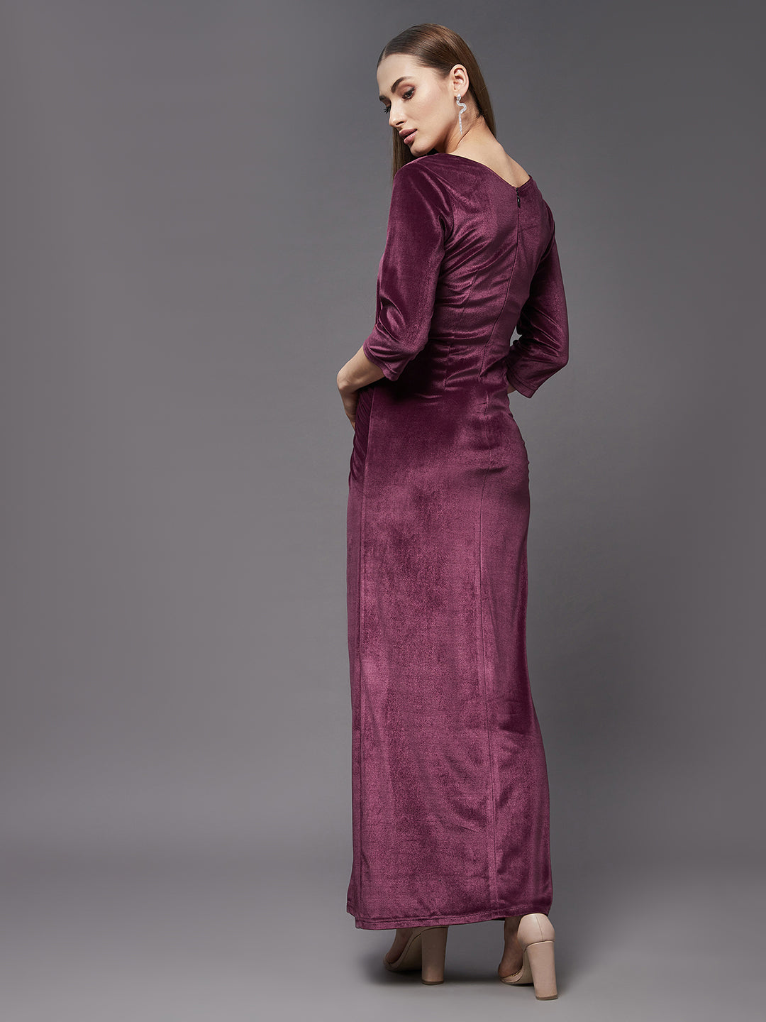 Crease Ease Women's Dark Mauve V-Neck 3/4th Sleeve Solid Ruched Maxi Dress