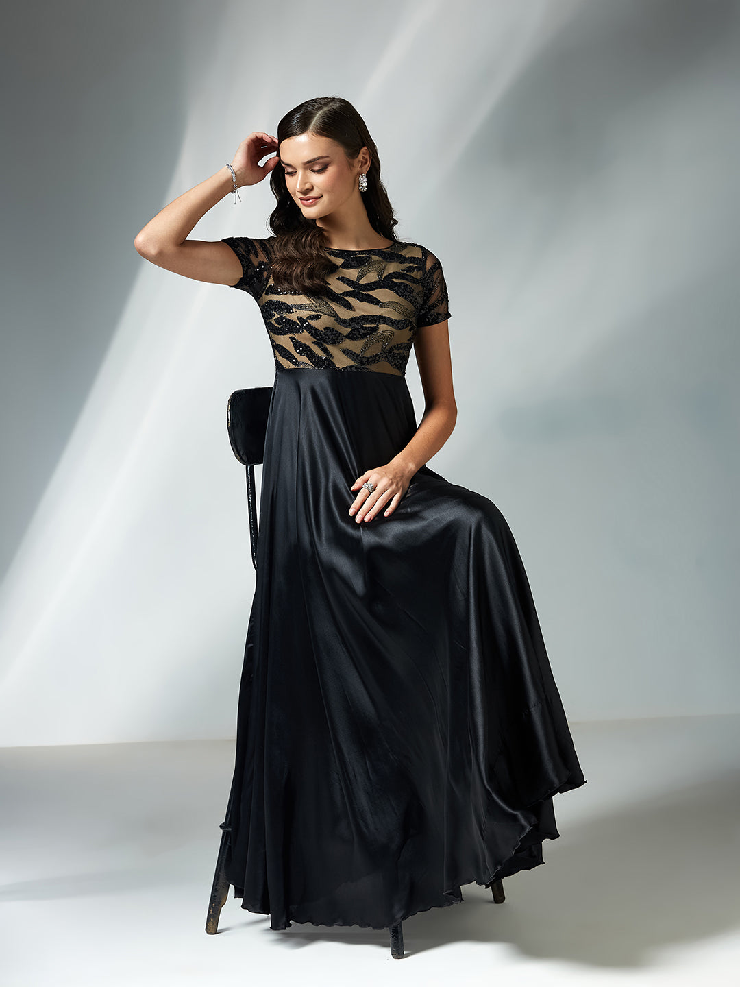 Women's Black Boat-Neck Short-Sleeve Abstract Fit & Flare Satin Maxi Dress