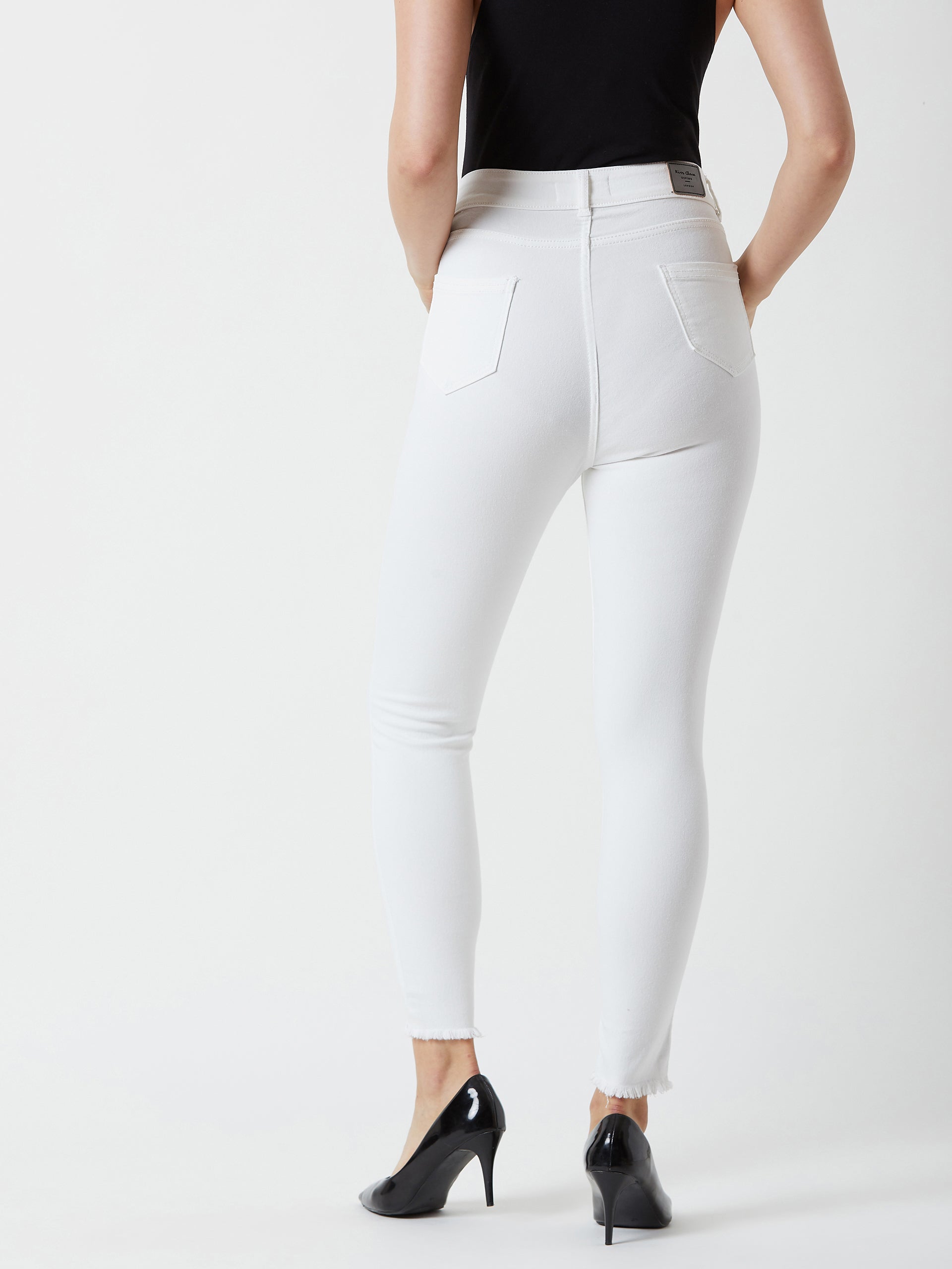 Women's White Skinny Fit High Rise Cropped Raw Edge Detailing Stretchable Denim Jeans