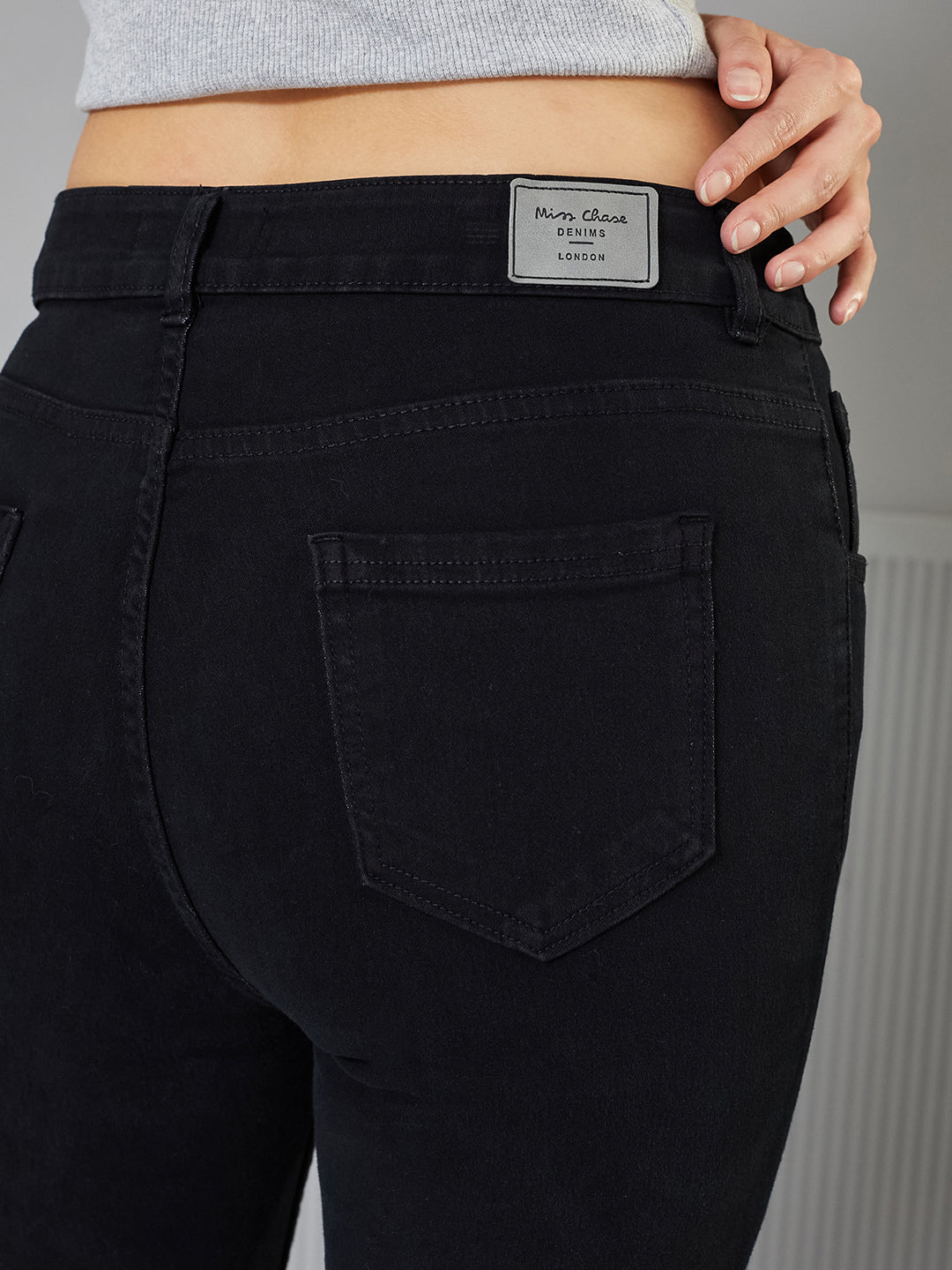 Black Skinny-Fit High-Rise Regular Stretchable Denim Jeans for Women