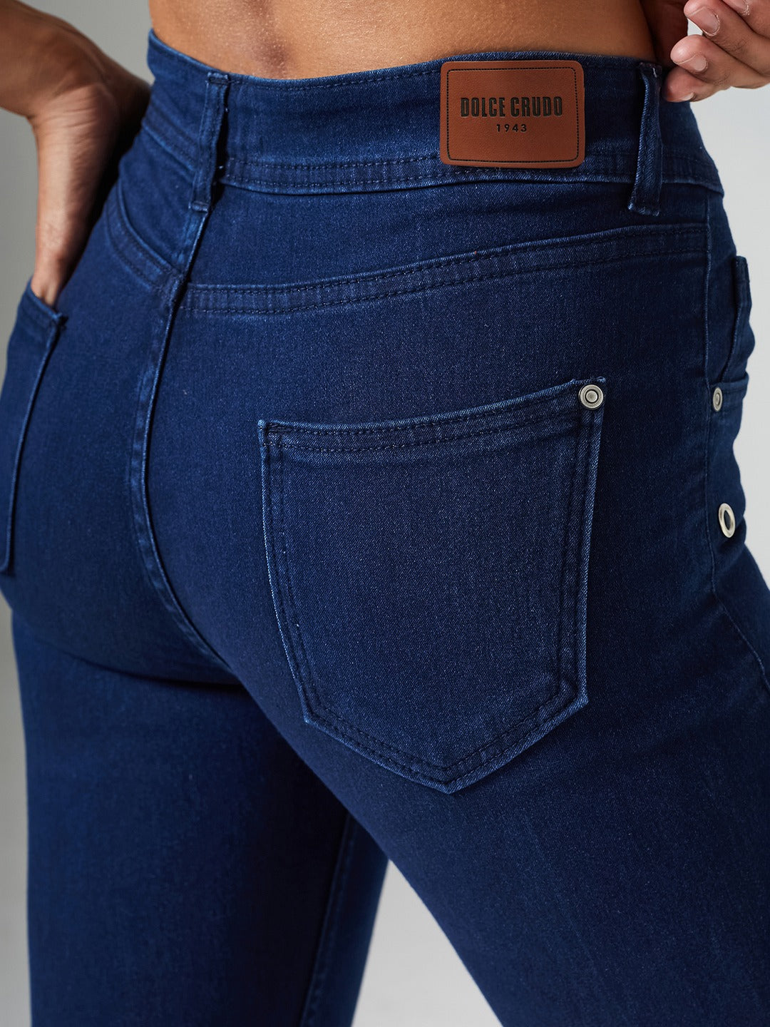 Navy Blue Skinny Fit Mid Rise Cropped Length Eyelet Detailing Denim Stretchable Jeans for Women