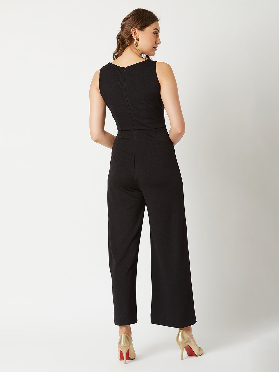 Crease Ease Women's Off-White & Black Asymmetric Sleeveless Polyknitted Solid Color-Block/Paneled Regular Length Jumpsuit