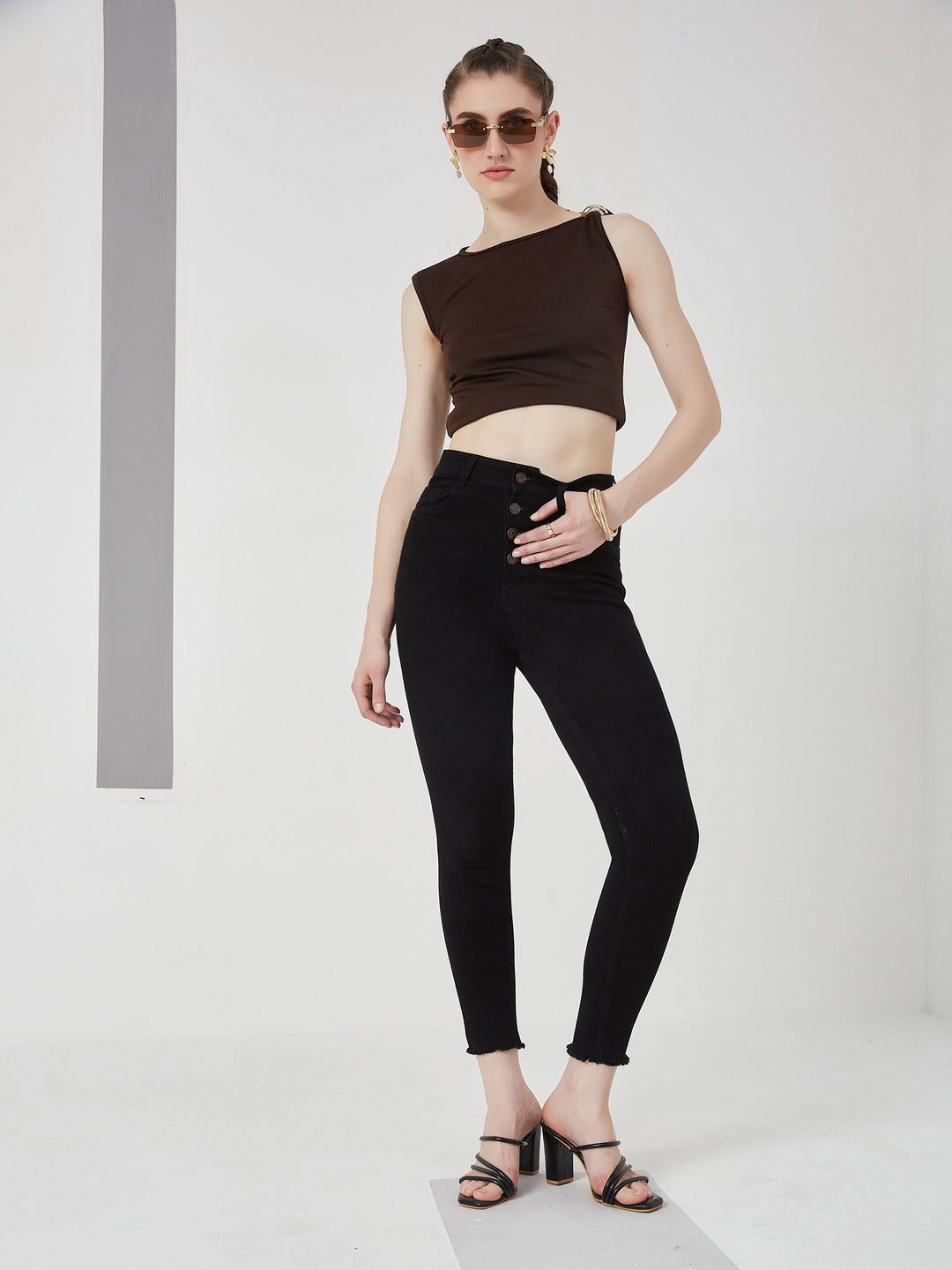 Black Skinny high-rise Cropped Fringed Hemline Solid Stretchable Denim Jeans for Women