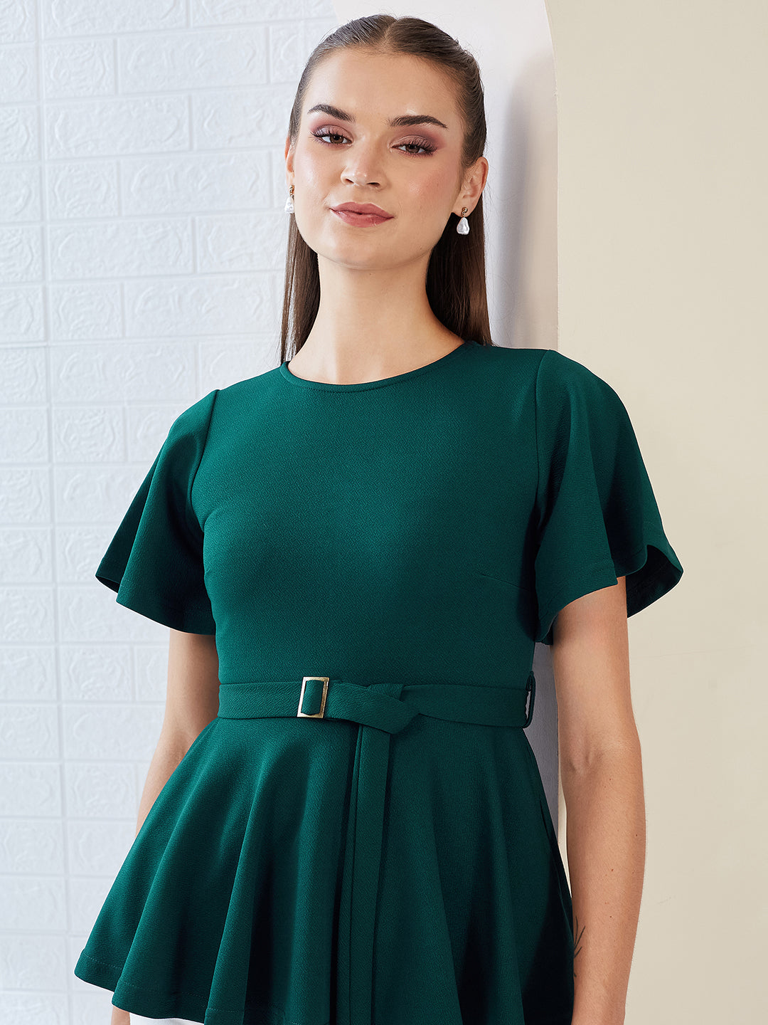 Green Solid Polyester Slim Fit Round Neck Short Sleeve Regular Length Top  for Women — Miss Chase