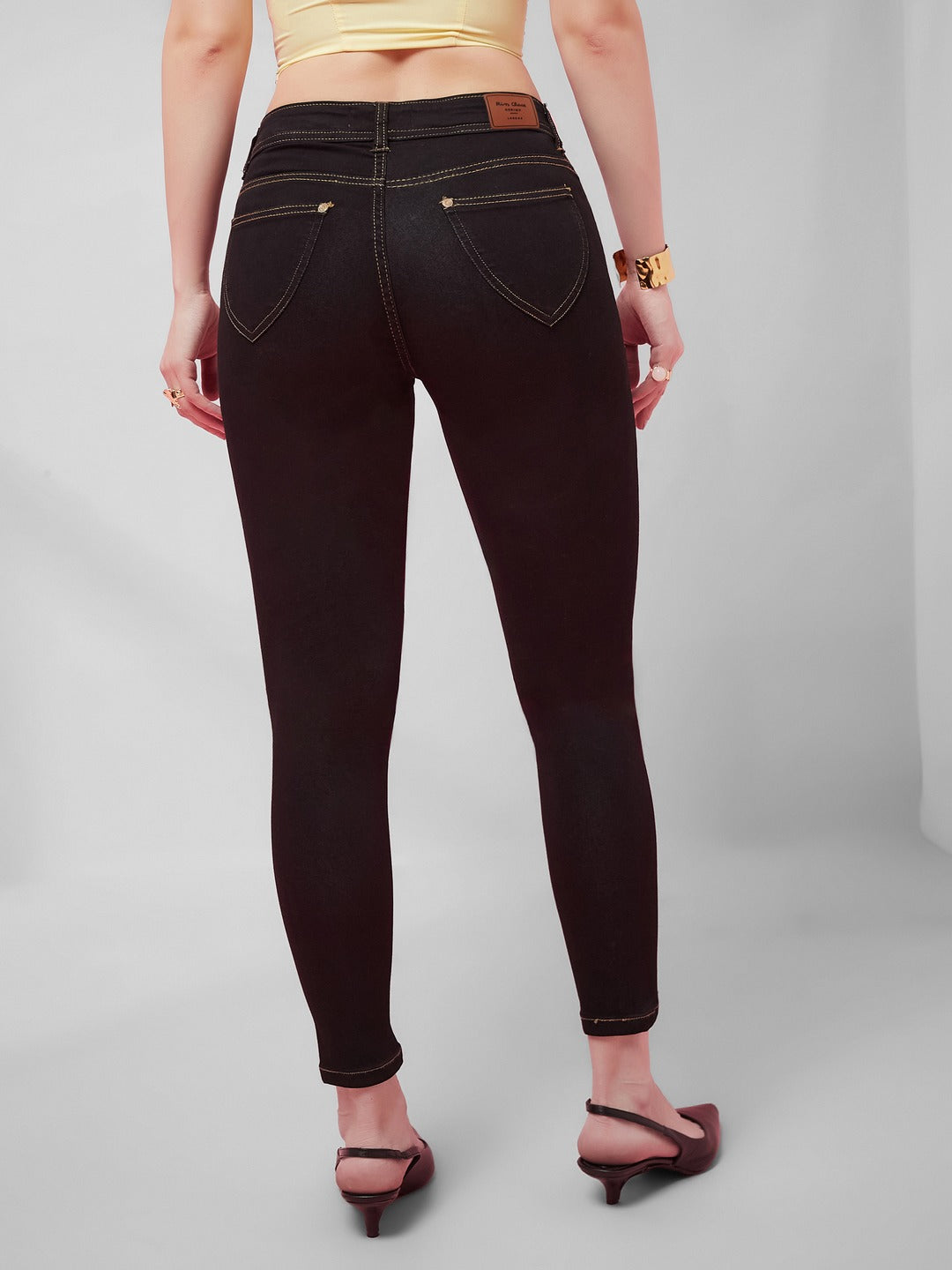 Black Skinny high-rise Side Slit Solid Ankle Length Stretchable Denim Jeans for Women