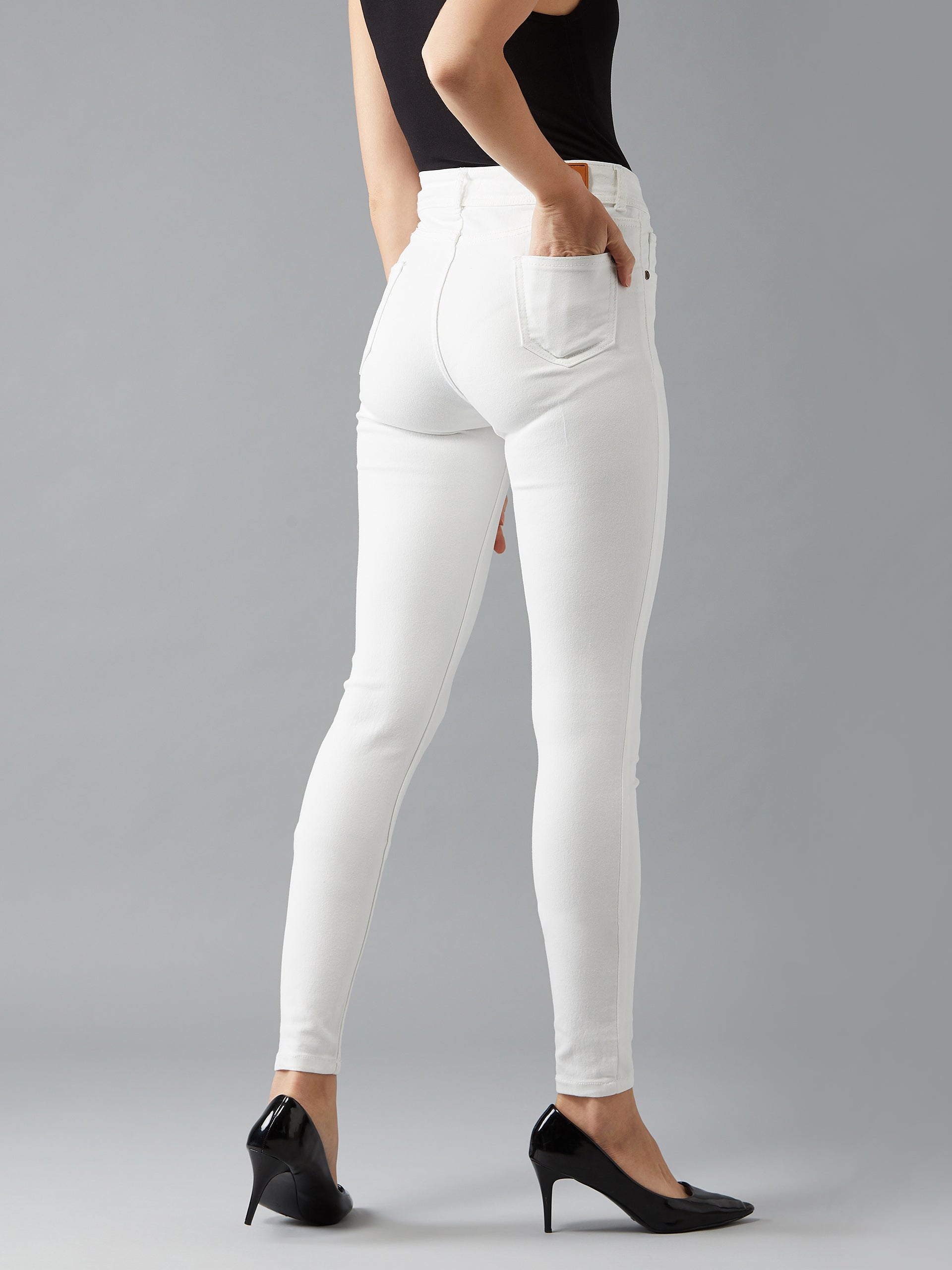 Women's White Skinny Mid Rise Clean Look Bleached Regular Length Stretchable Denim Jeans