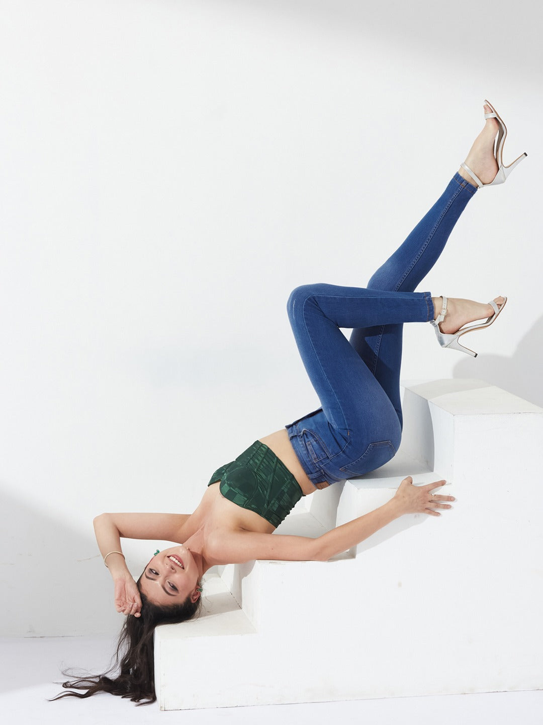 Blue Skinny-Fit High-Rise Mildly Distressed Stretchable Denim Jeans for Women