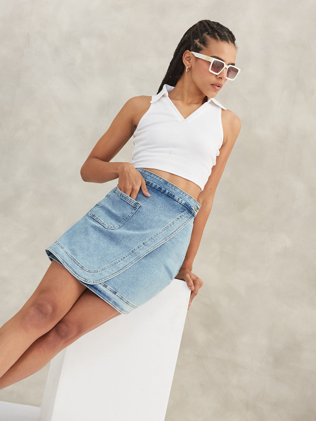Women's Light Blue High-Rise Above-Knee Stretchable Denim Skirt