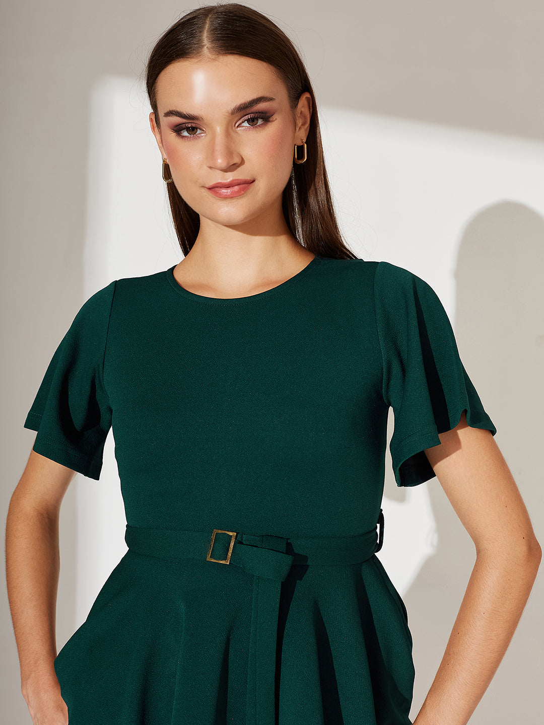 Green Solid Polyester Slim Fit Round Neck Short Sleeve Regular Length Top  for Women — Miss Chase