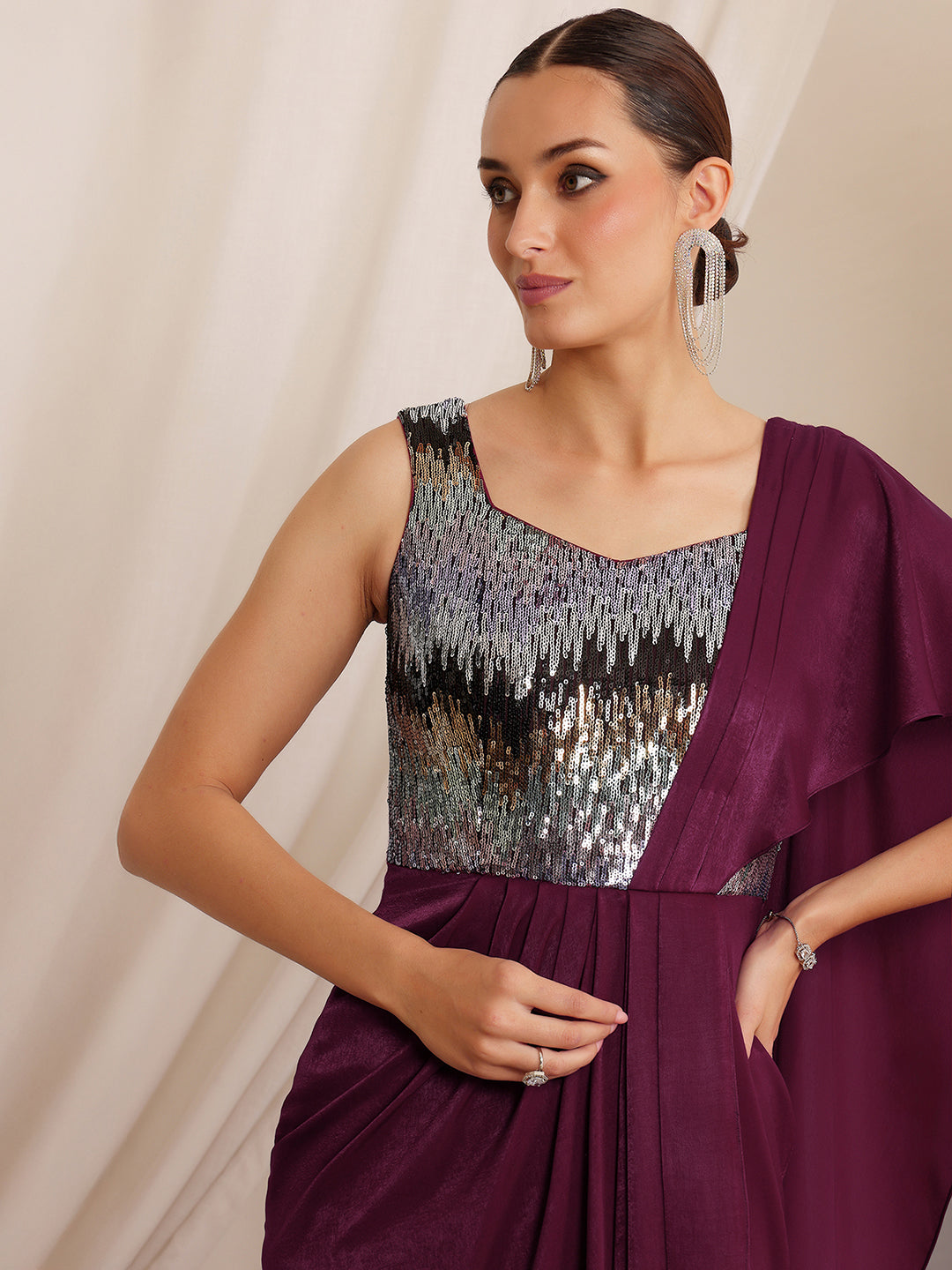 Women's Wine Sweetheart Sleeveless Embellished Pleated Satin Maxi Dress