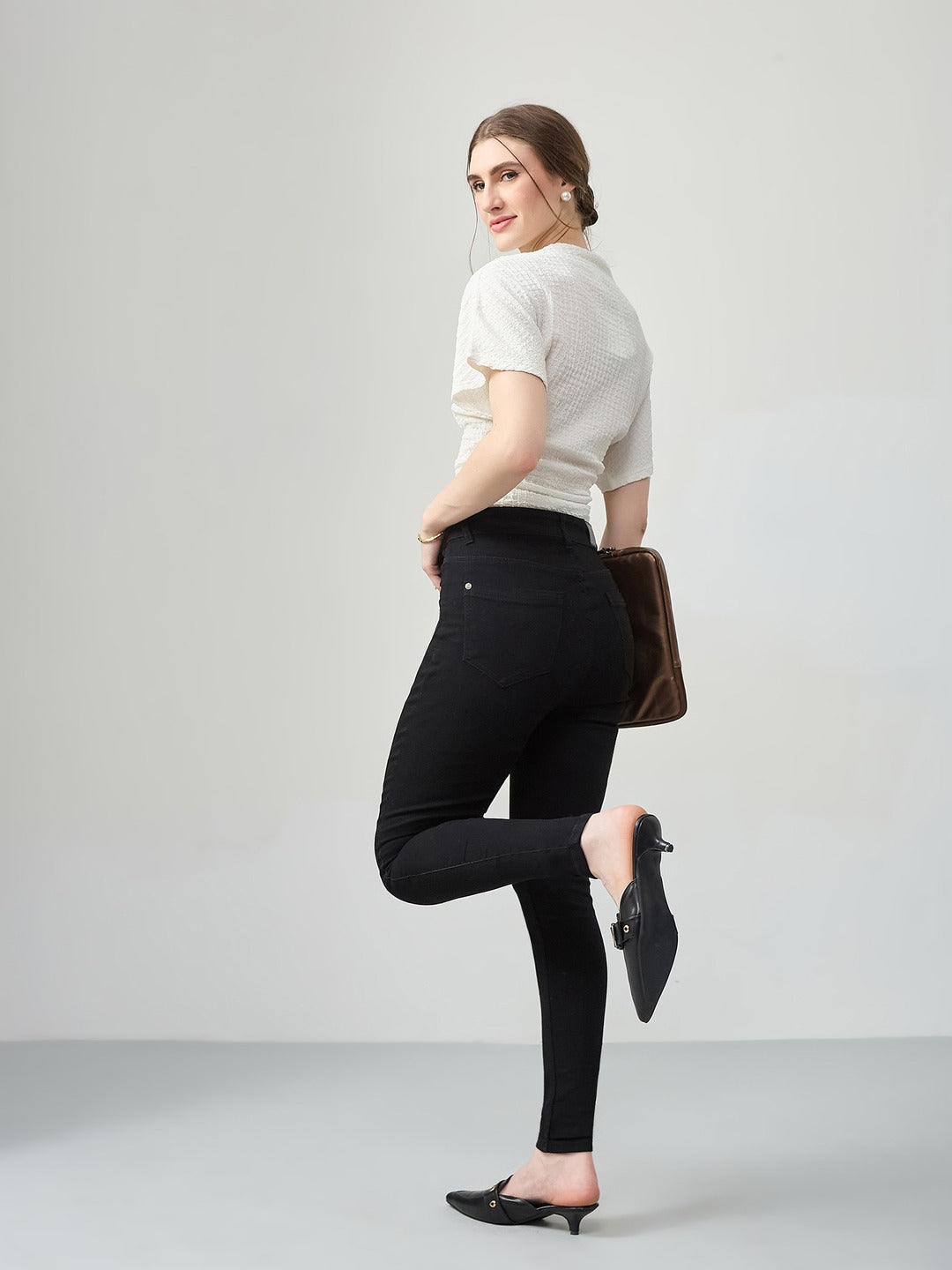 Black Skinny Fit high-rise Stretchable Denim Jeans for Women