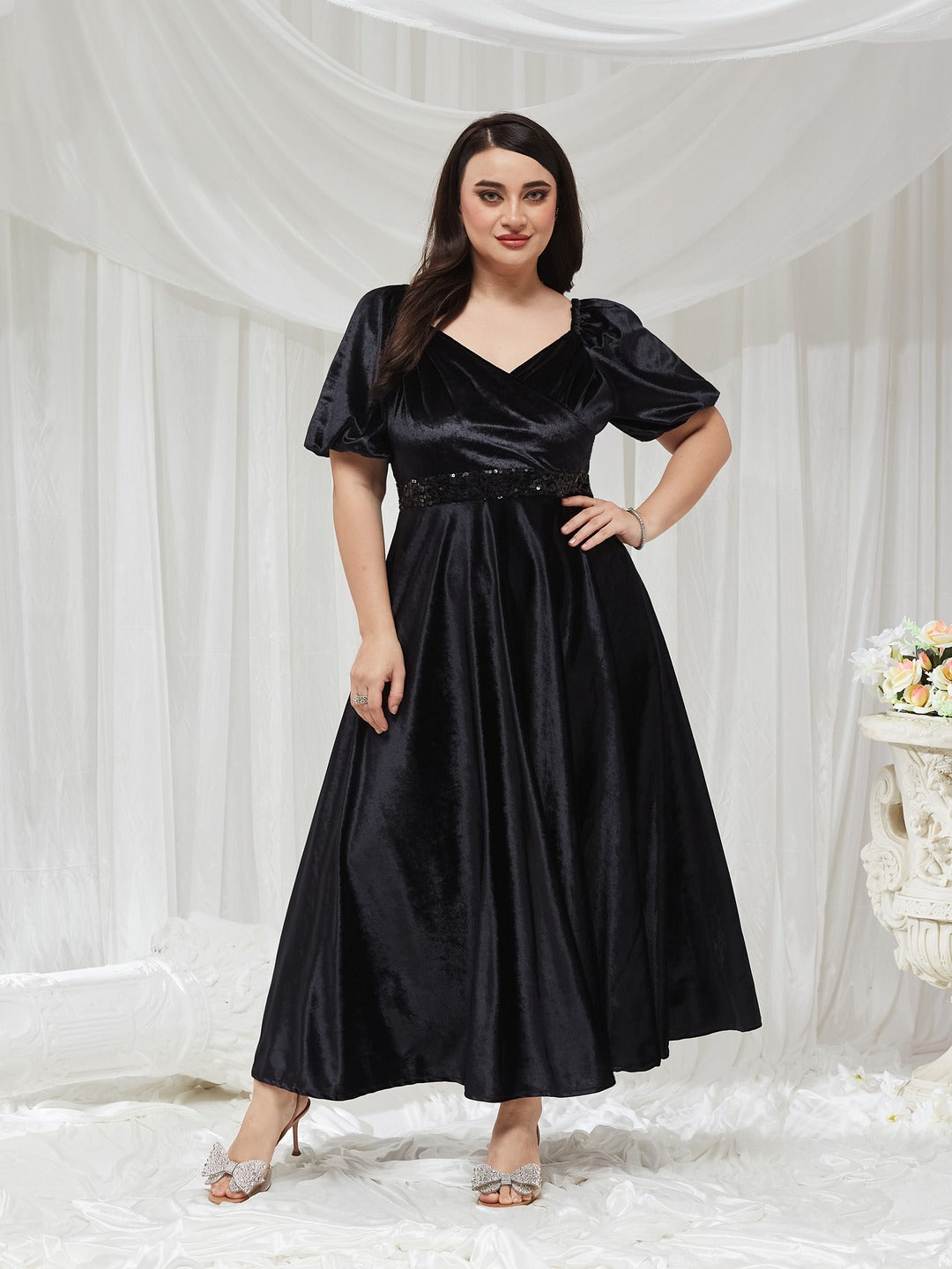 Black Sweetheart Neck Half Sleeve Solid Fit & Flare Midi Velvet Dress for Women — Miss Chase A+