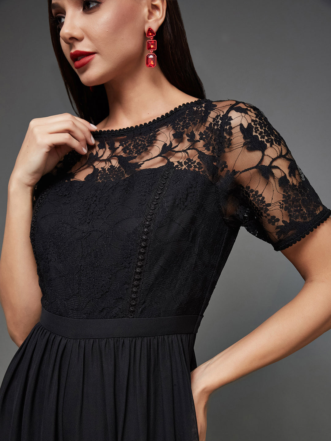 Women's Black Round Neck Short Sleeve Solid Lace Overlaid Regular Jumpsuit