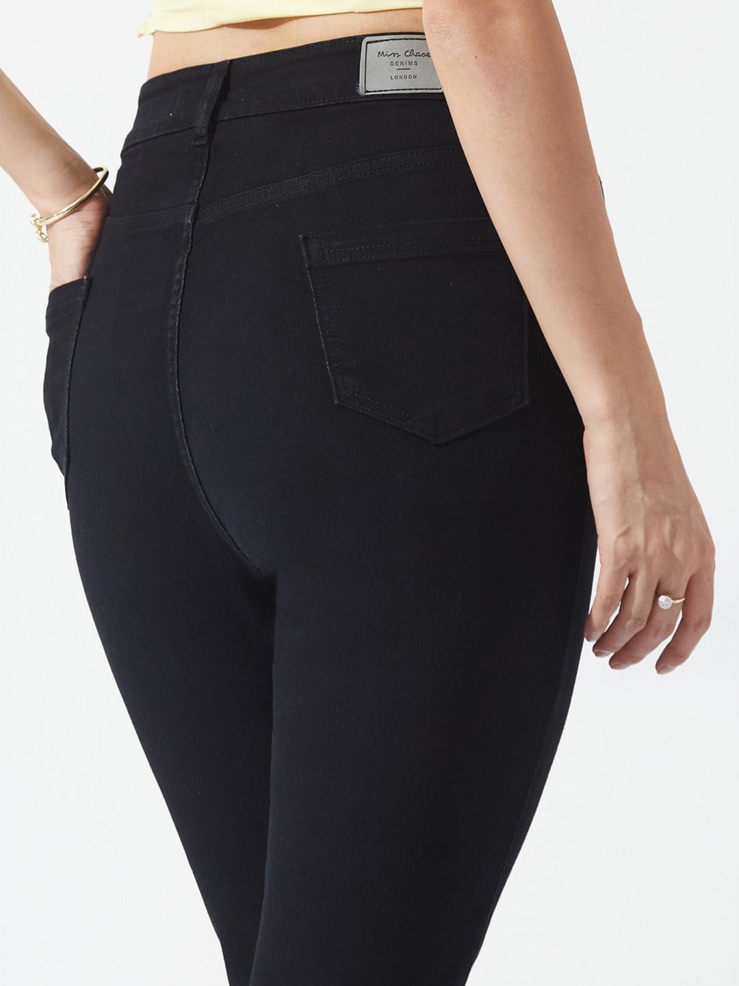 Black Skinny high-rise Stretchable Denim Jeans for Women