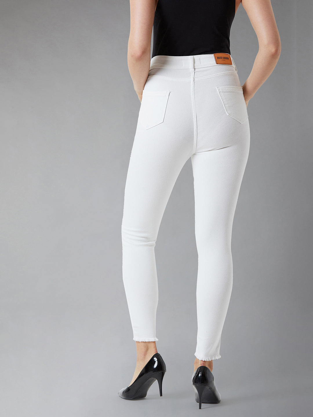 Women's White Skinny Fit High Rise Cropped Raw Edge Detailing Stretchable Denim Jeans