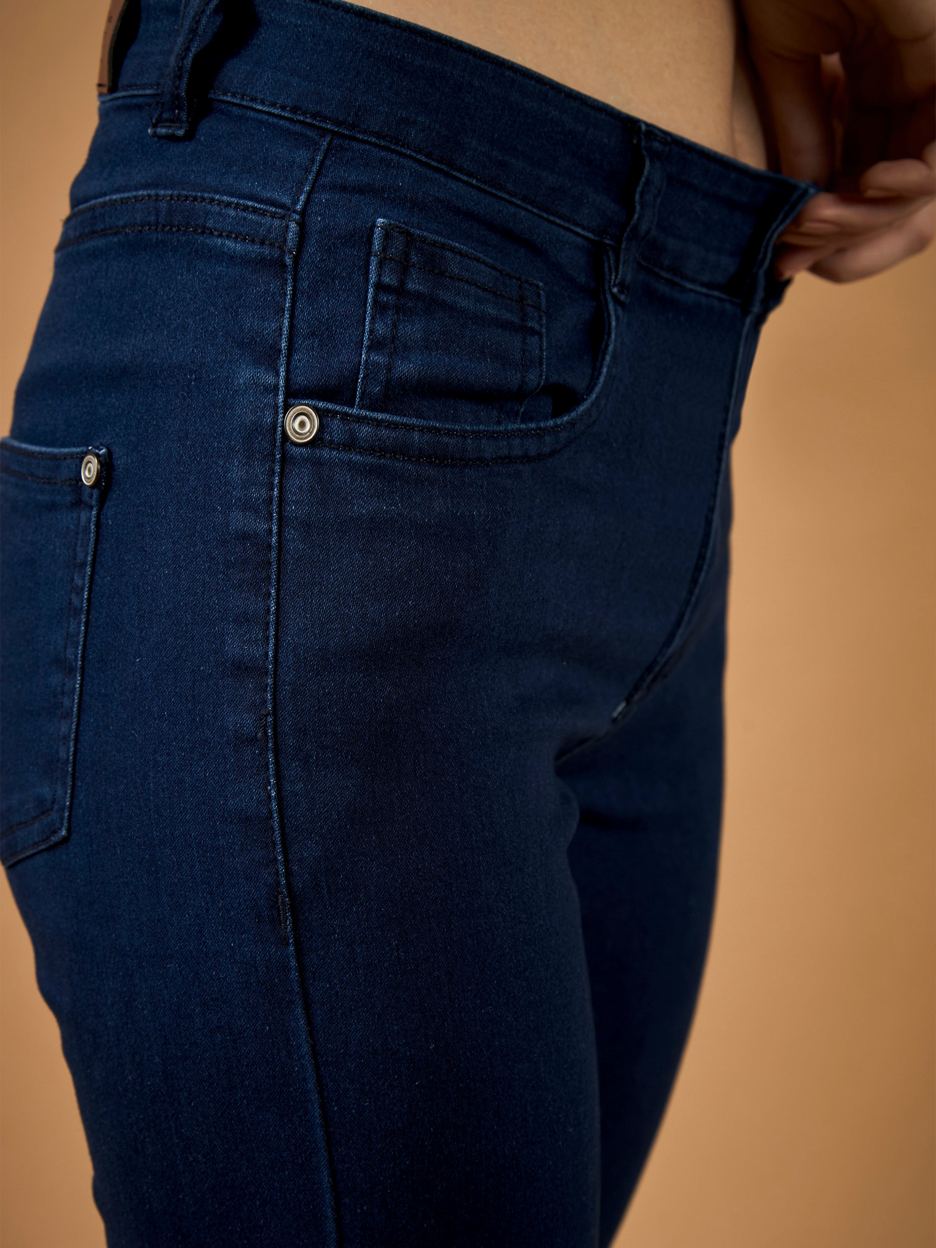 Navy-Blue Skinny-Fit Mid-Rise Cropped-Length Side-Slit Denim Stretchable Jeans for Women