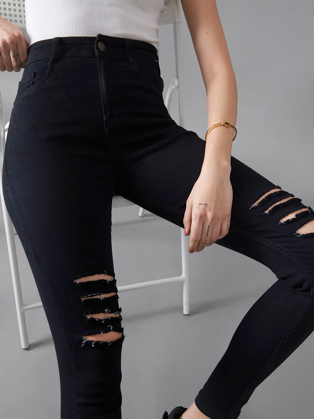 Women's Black Regular High Rise Mild Distress Regular Stretchable Denim Jeans