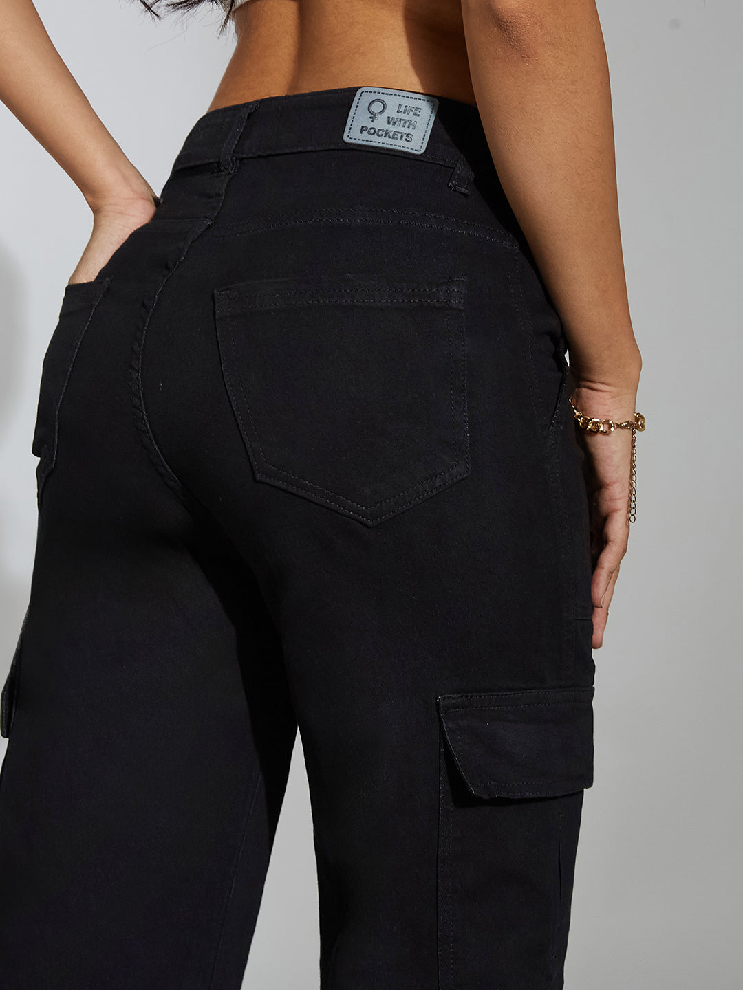 Women's Black Wide-Leg High-Rise Clean-Look Stretchable Denim Cargo Jeans