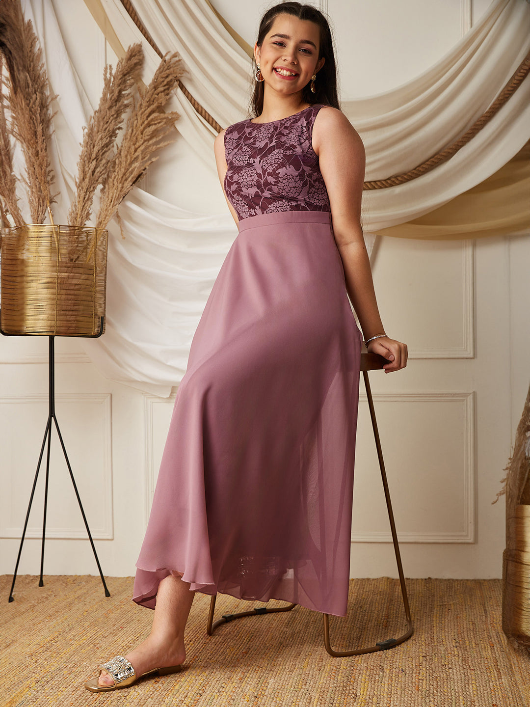 Dusty Lavender Boat-Neck Sleeveless Solid Lace Overlaid Polyester Maxi Dress