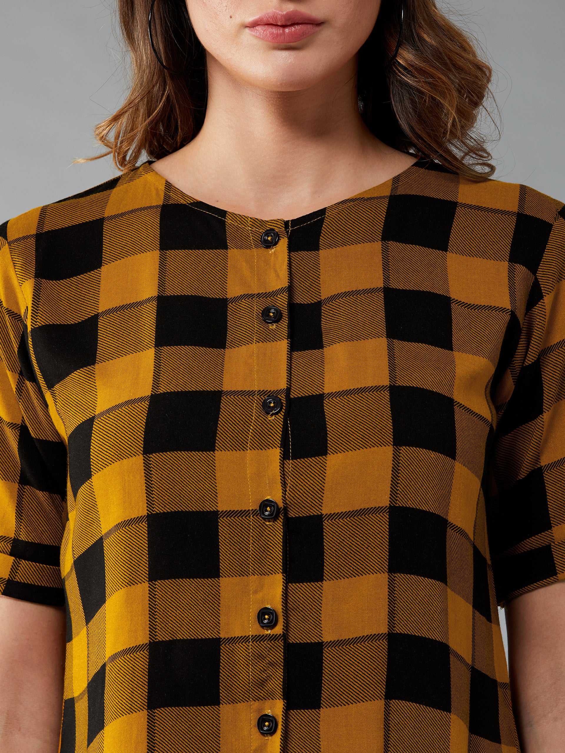 Women's Black & Mustard Round Neck Half Sleeve Checkered Boxy Regular Length Shirt