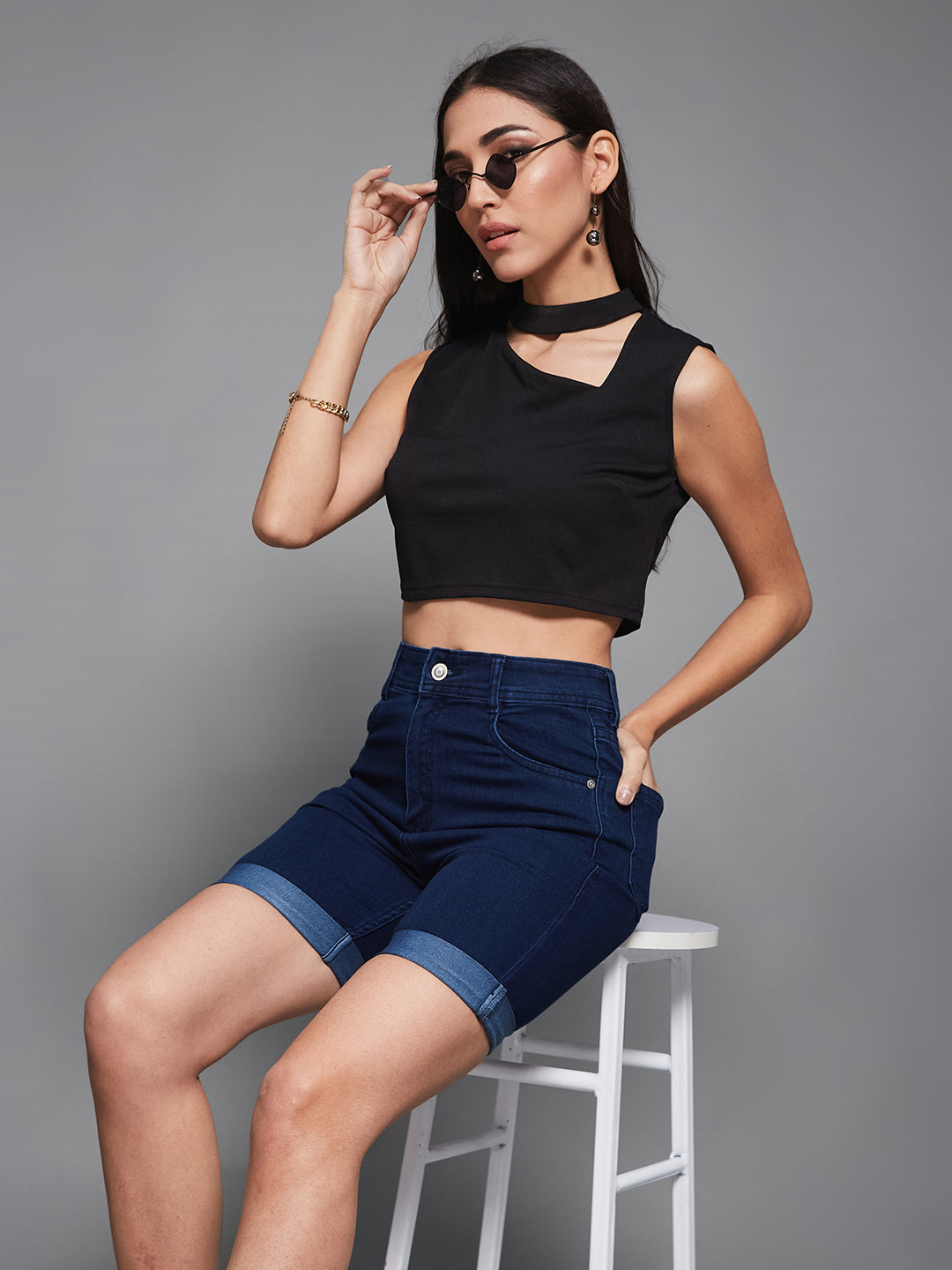 Women's Navy Blue Skinny High Rise Clean Look Regular Length Stretchable Denim Shorts