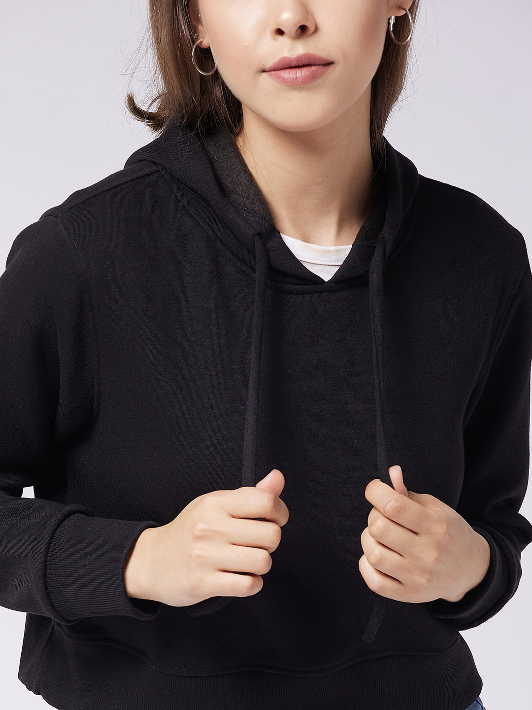 Women's Black Round Neck Full Sleeve Solid Crop Sweatshirt